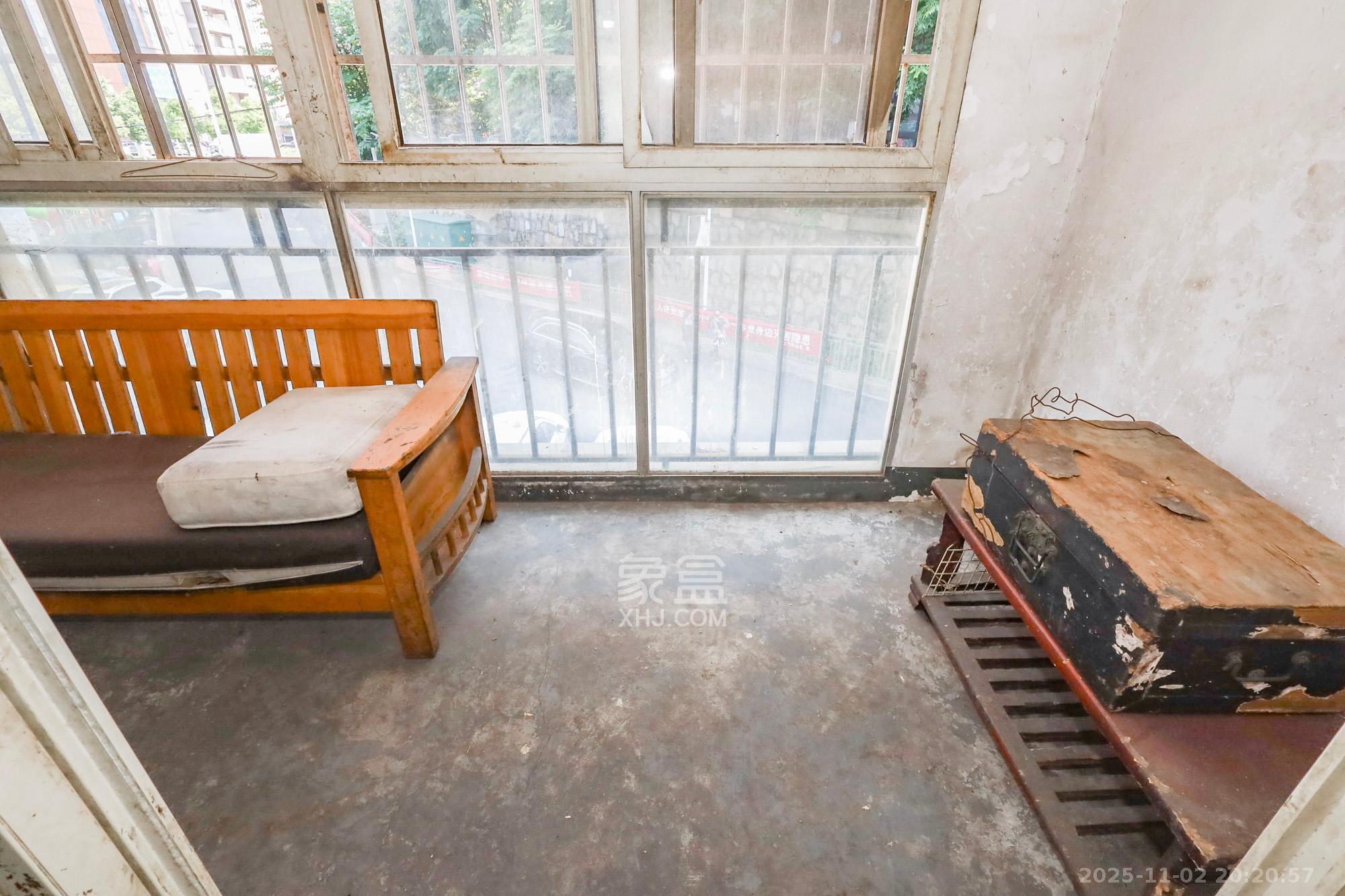 好家园  2室1厅1卫    30.0万阳台