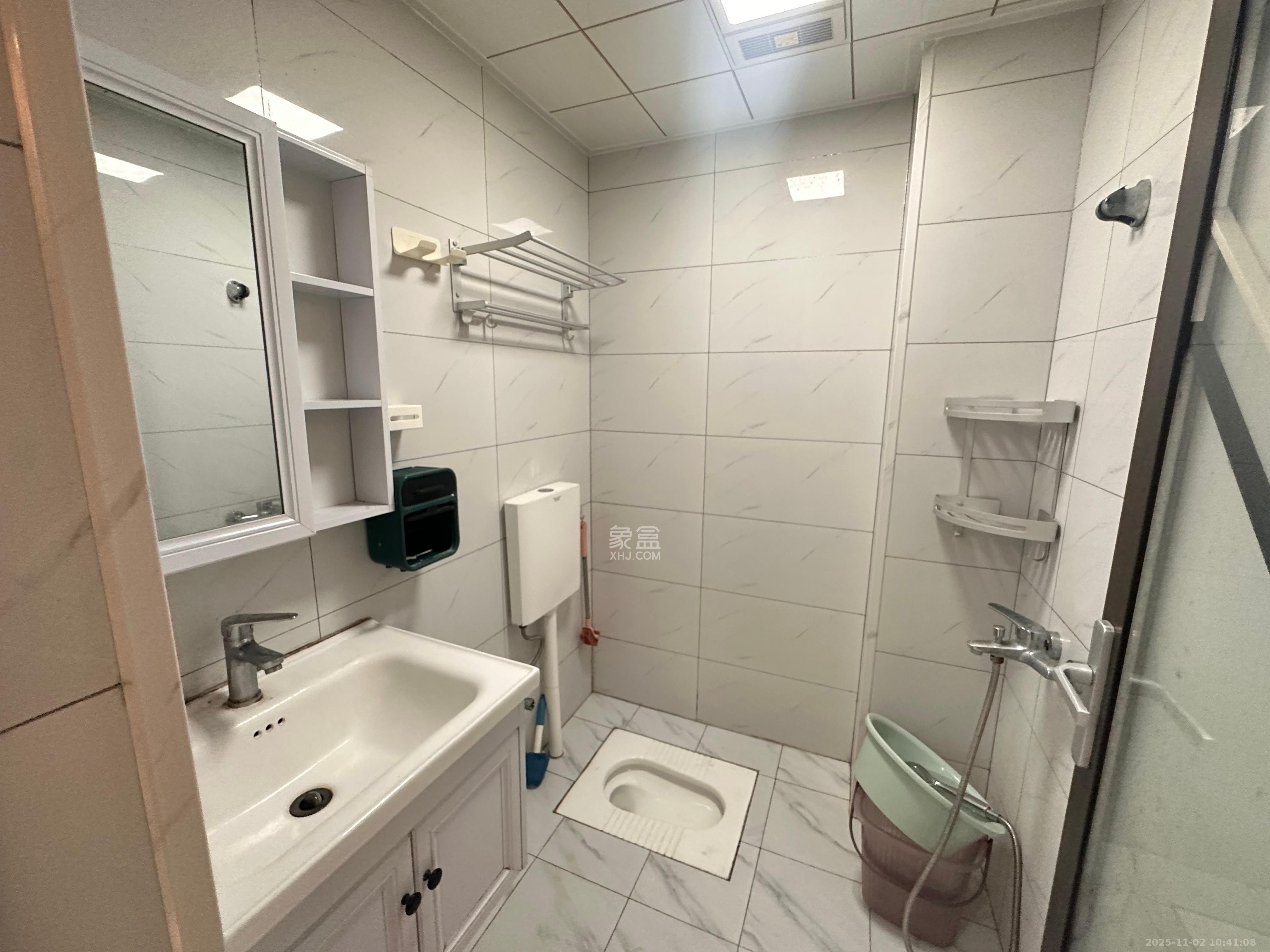 嘉雨兴园  1室1厅1卫    1700.0元/月室内图