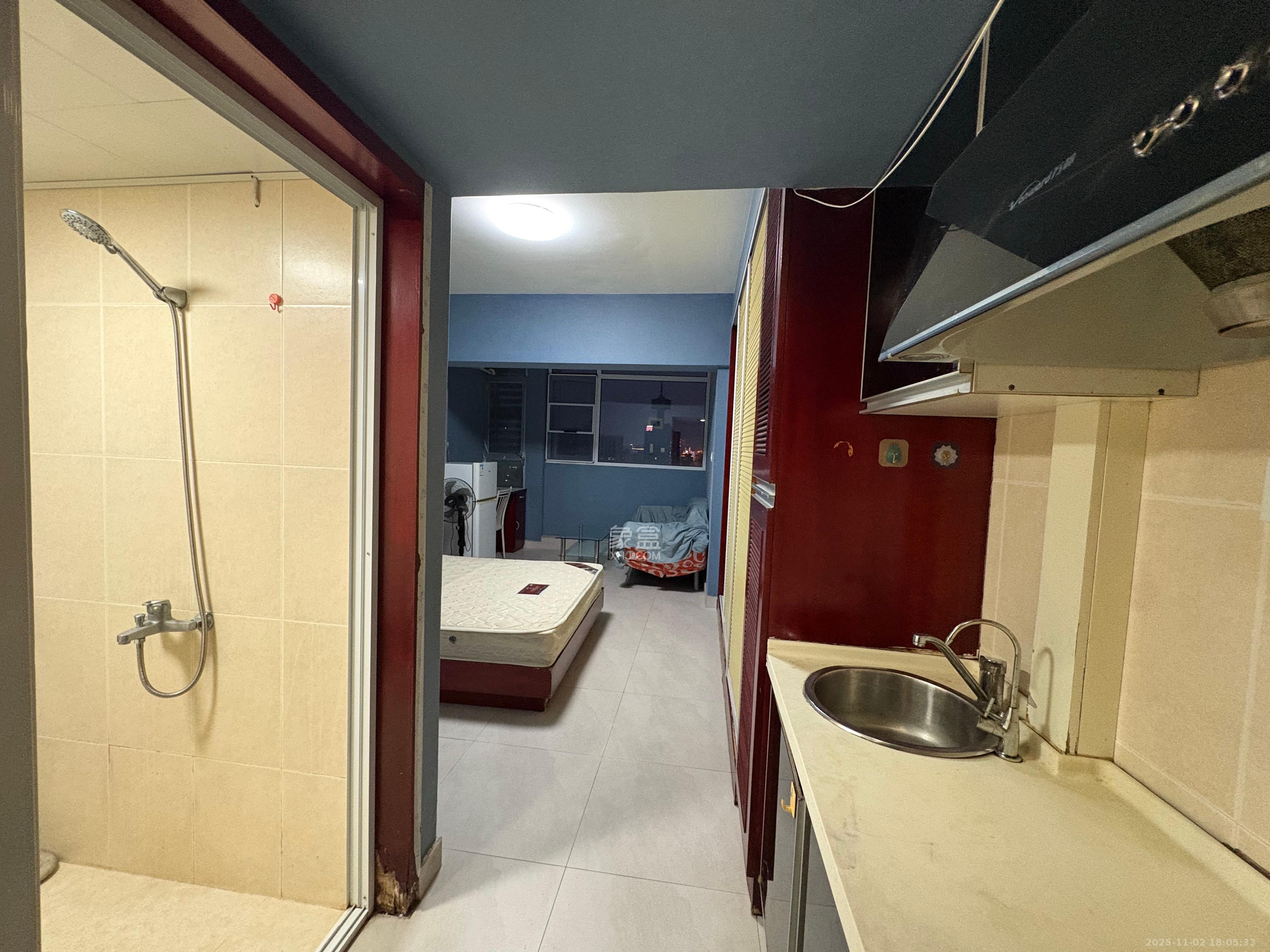 2076至高点  1室1厅1卫    1300.0元/月