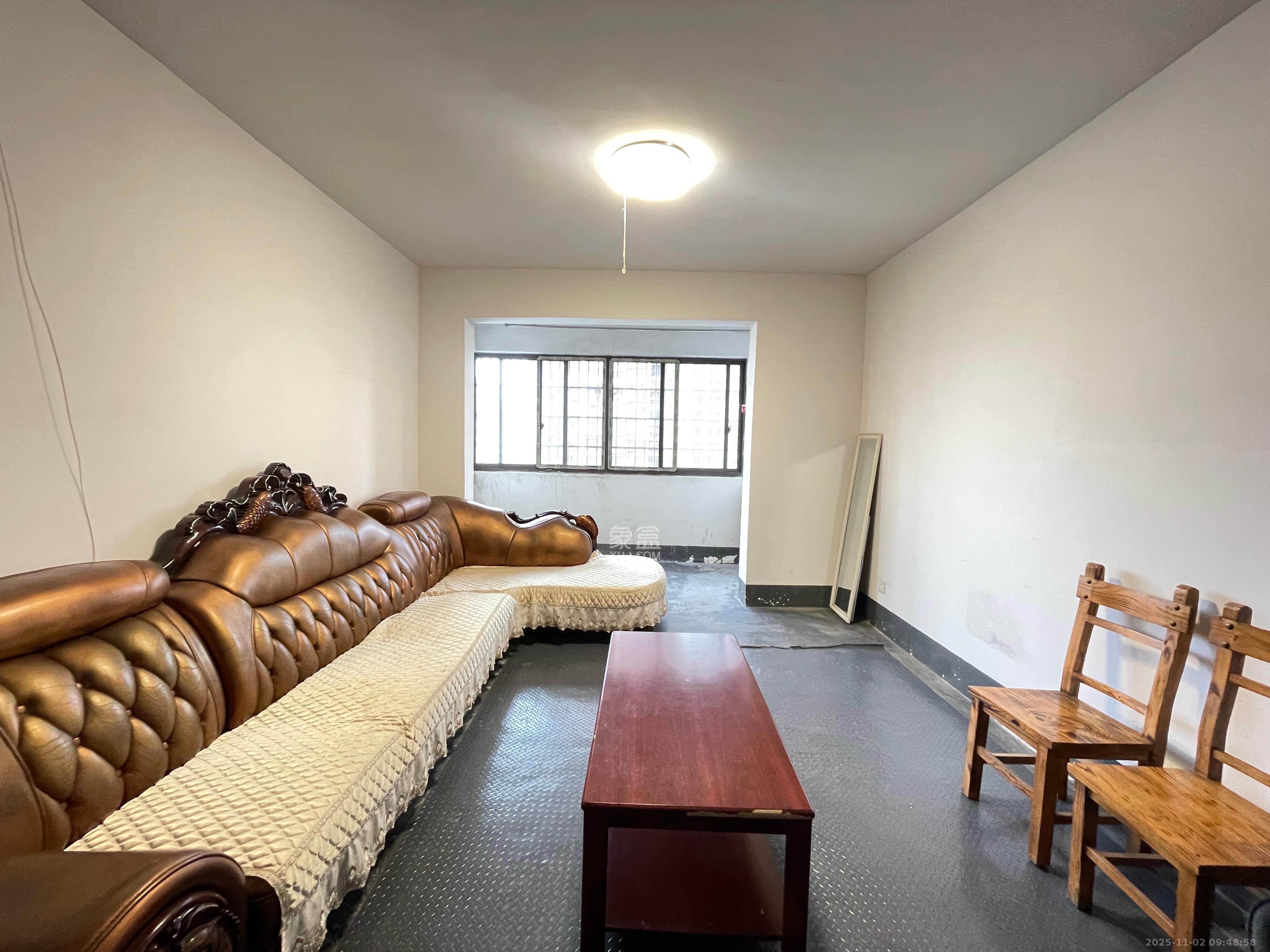 同鑫家园  2室1厅1卫    1600.0元/月室内图1