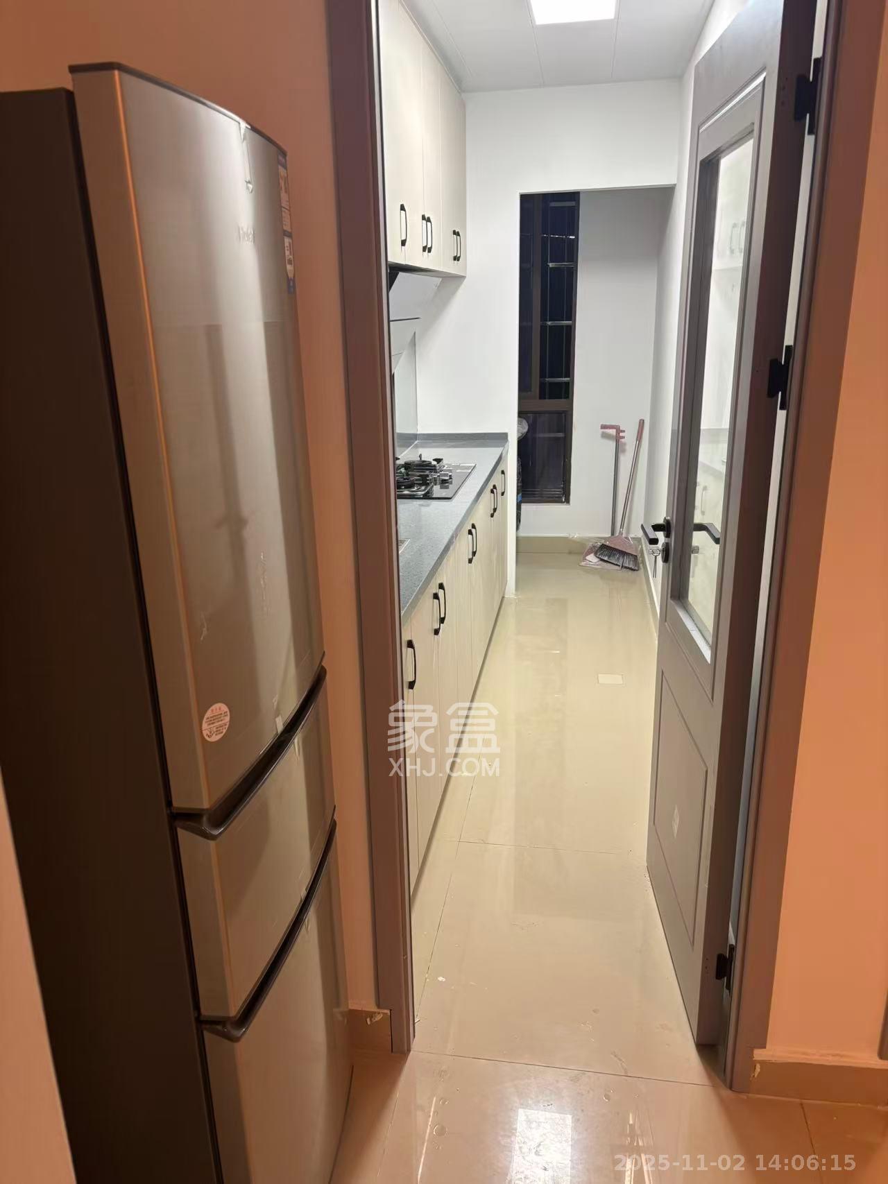 湖湾世景 1室1厅1卫 1500.0元/月 湖湾世景 1室1厅1卫 1500.0元/月室内图