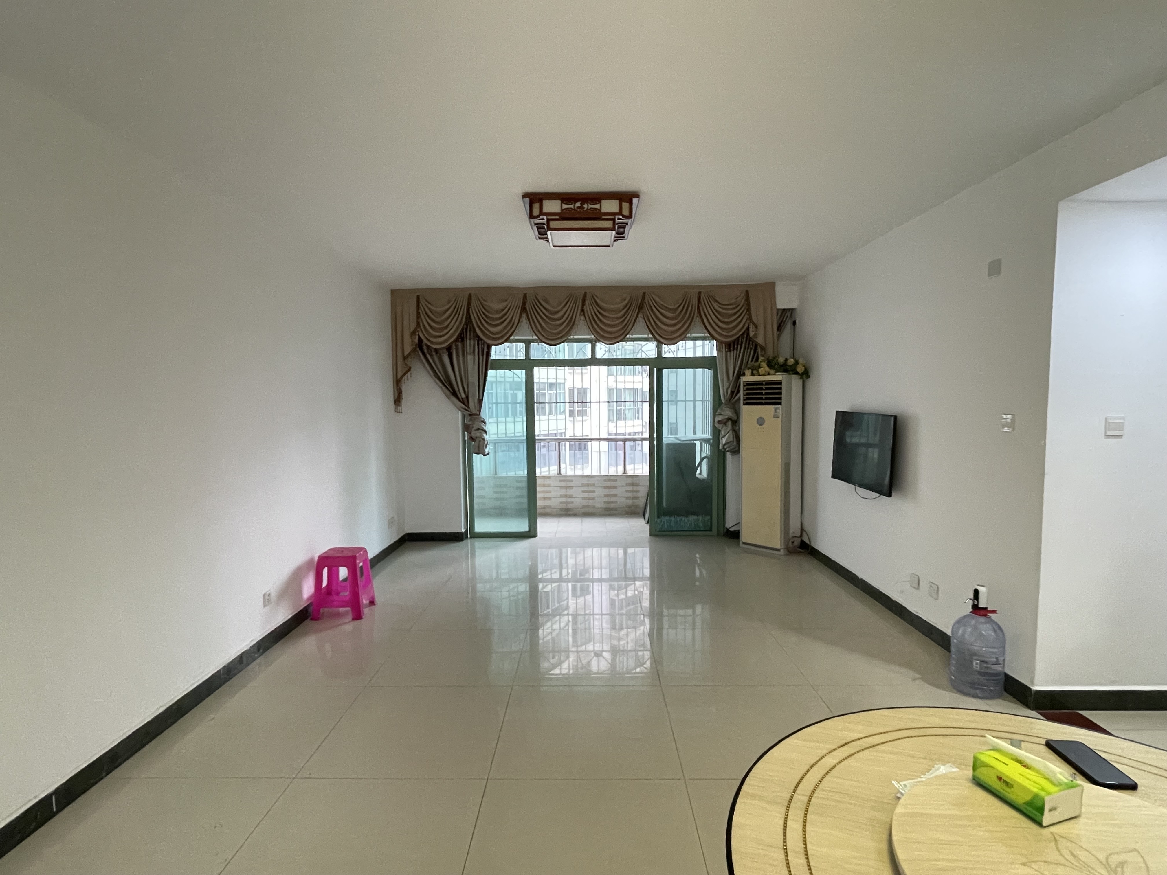 置地花园 4室2厅2卫 3300.0元/月 置地花园 4室2厅2卫 3300.0元/月室内图