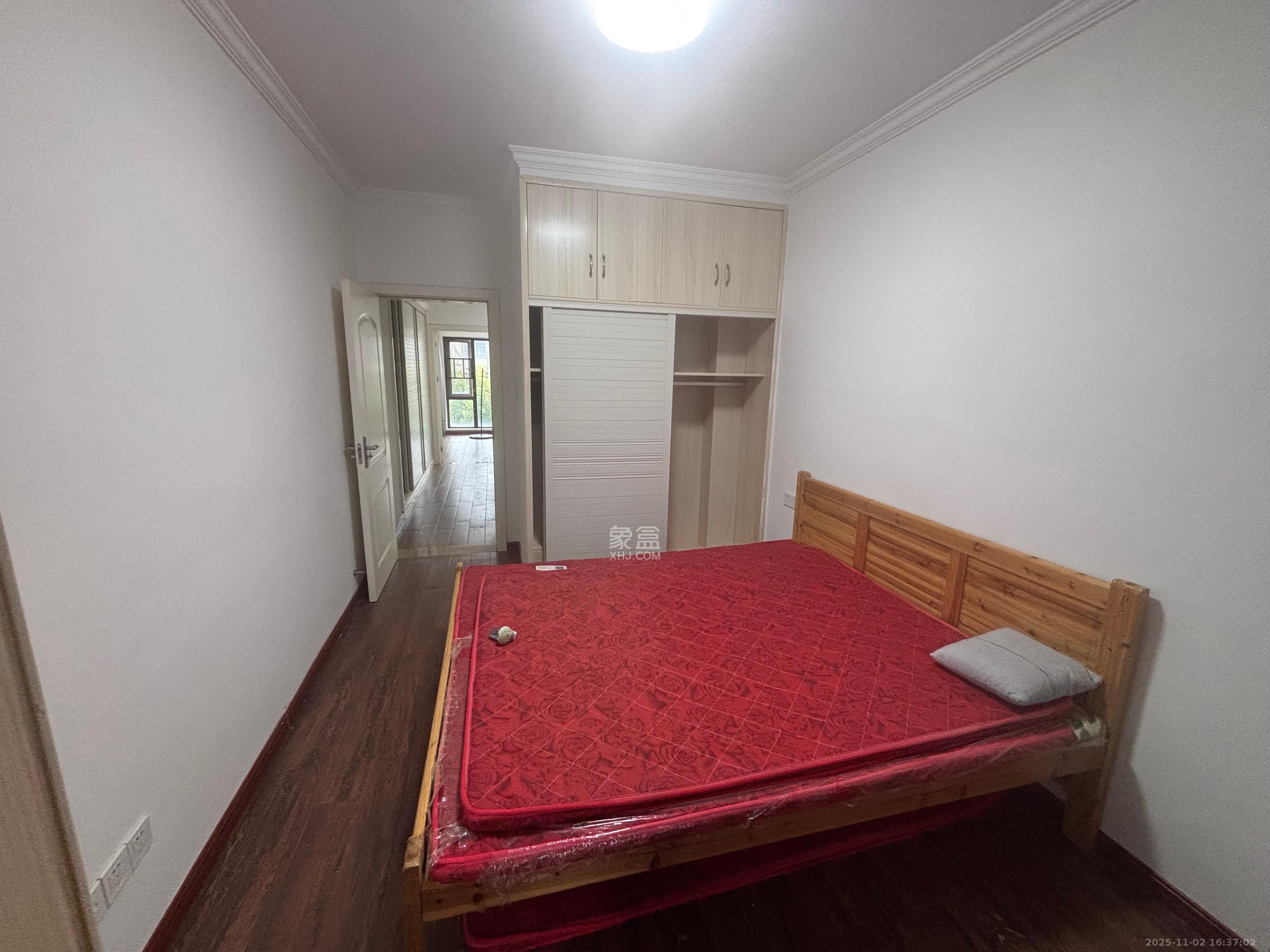 地泰御和苑  3室2厅1卫    2200.0元/月室内图