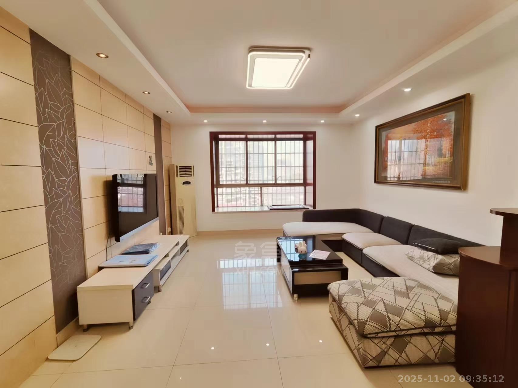 明月湖 3室2厅2卫 1700.0元/月 明月湖 3室2厅2卫 1700.0元/月室内图