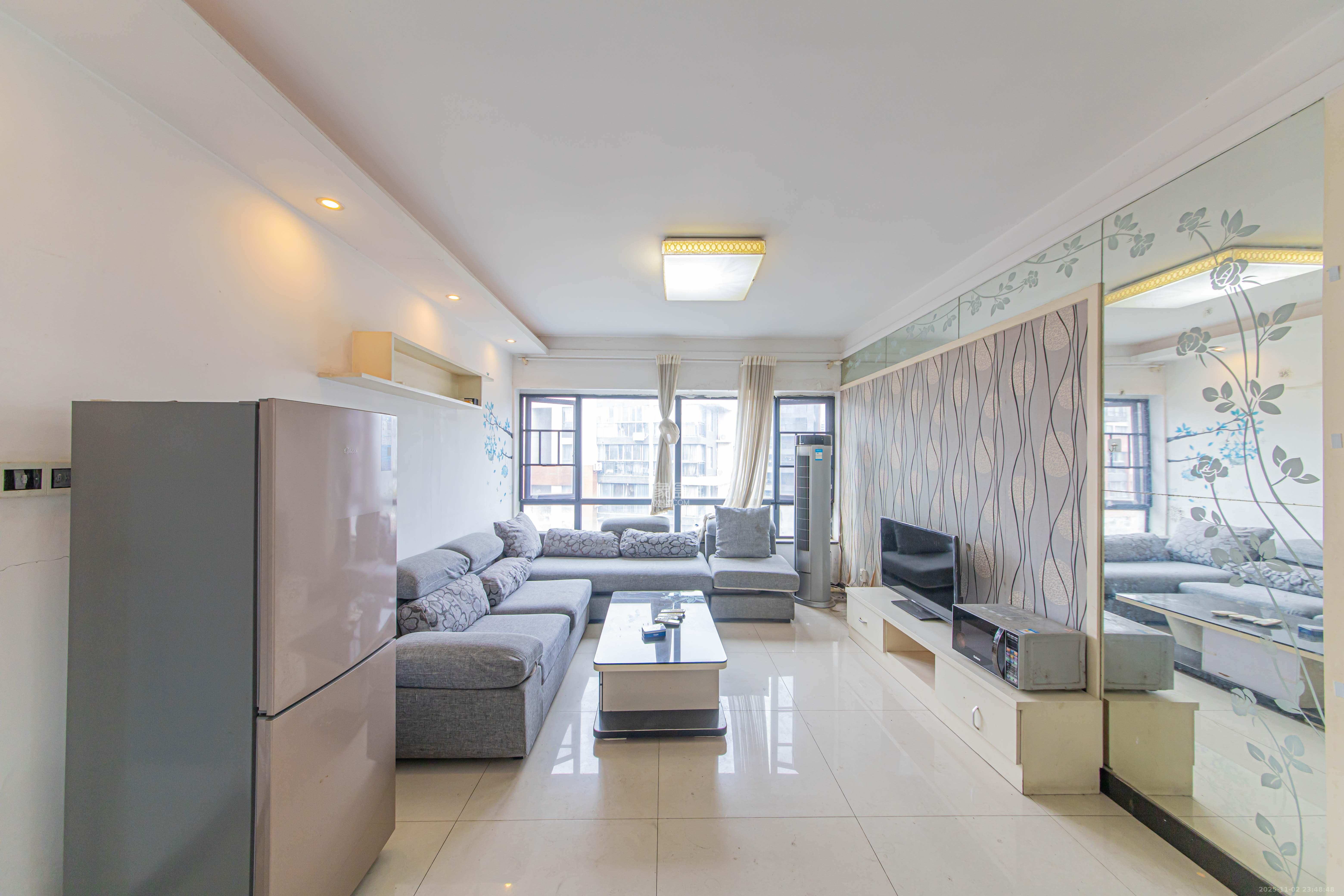 中信文化广场(中信新城二期) 3室2厅1卫 52.8万 中信文化广场(中信新城二期) 3室2厅1卫 52.8万客厅