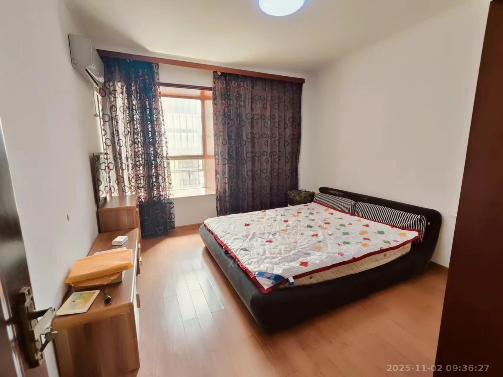 明月湖  3室2厅2卫    1700.0元/月室内图