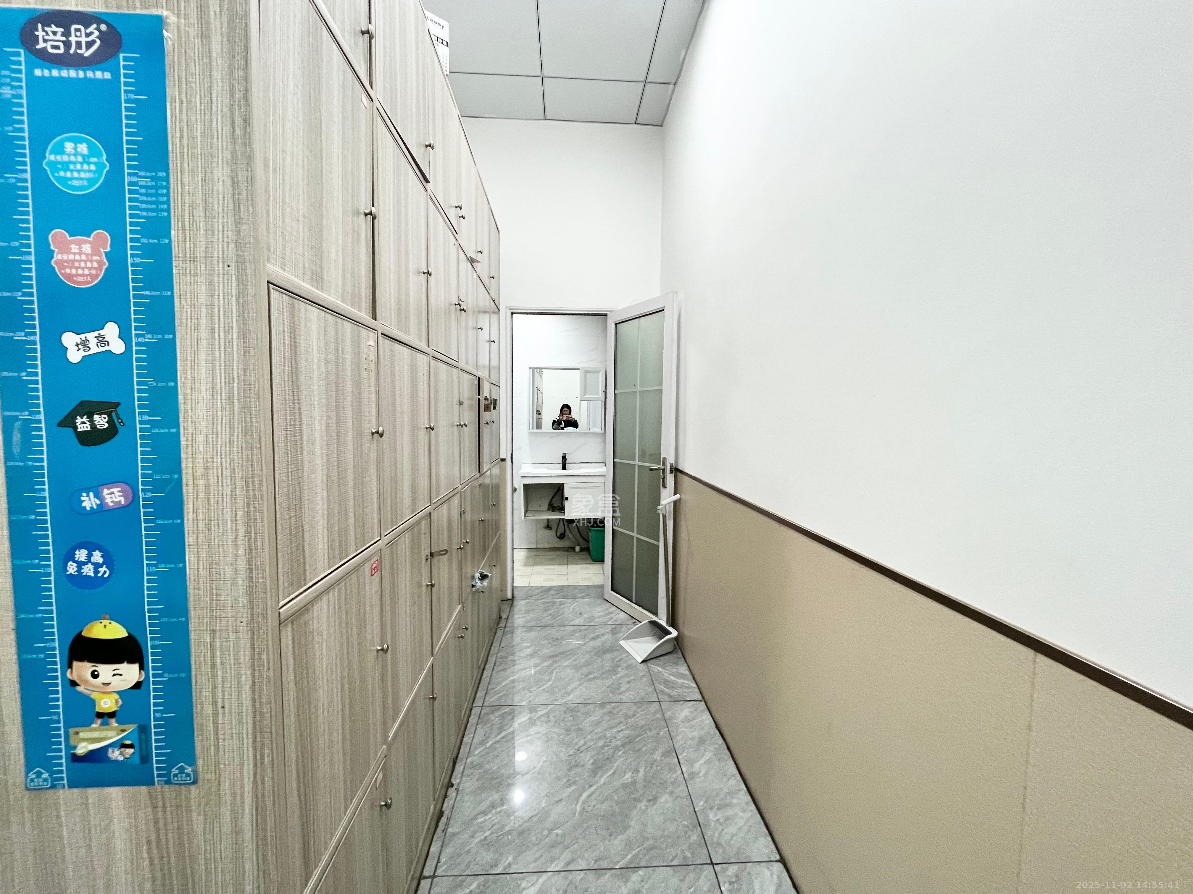 保利麓谷林语F区  1室1厅1卫    7000.0元/月室内图