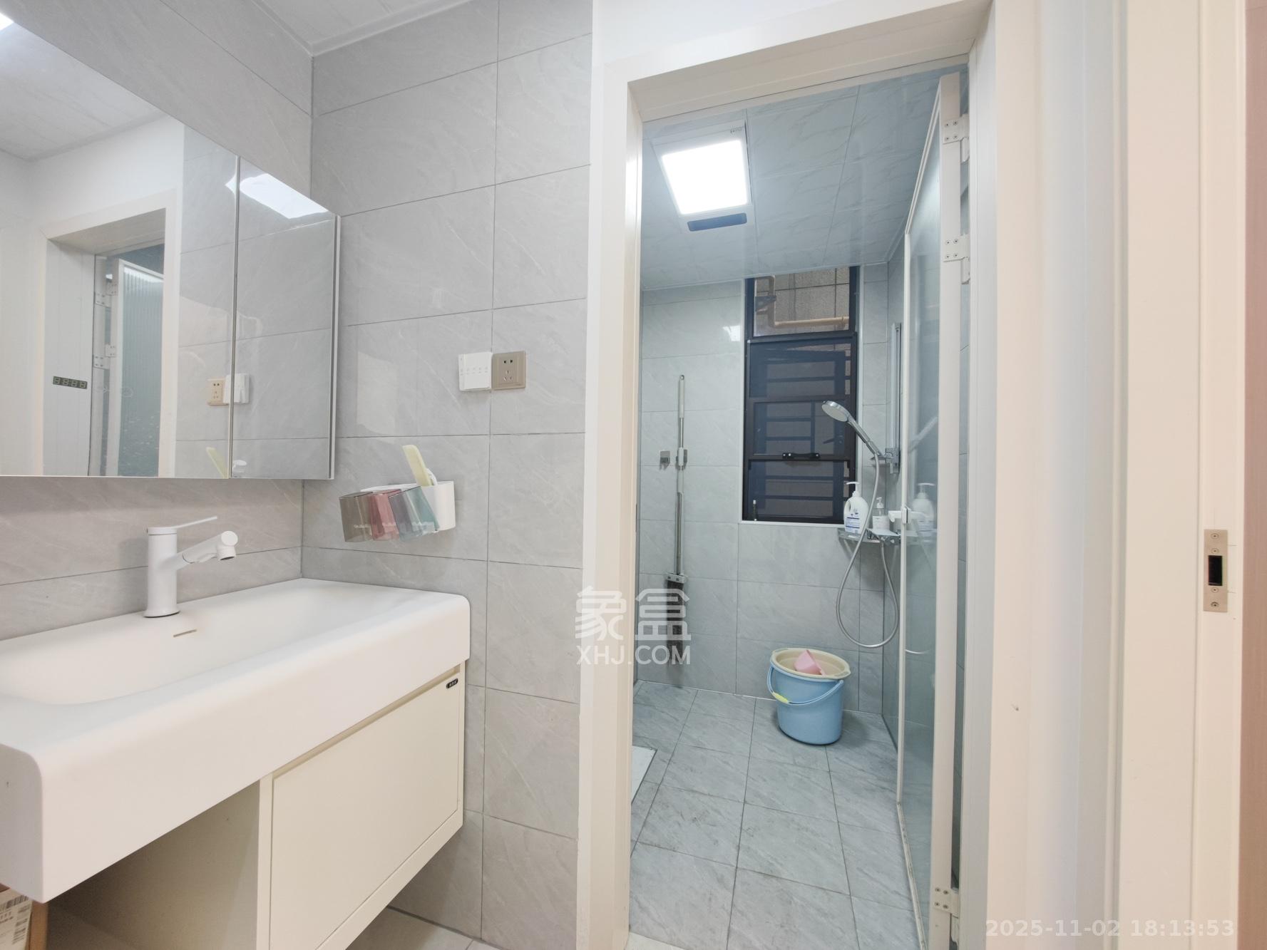 山水霖城(植物原著)  3室2厅2卫    130.0万 山水霖城(植物原著)  3室2厅2卫    130.0万卫生间