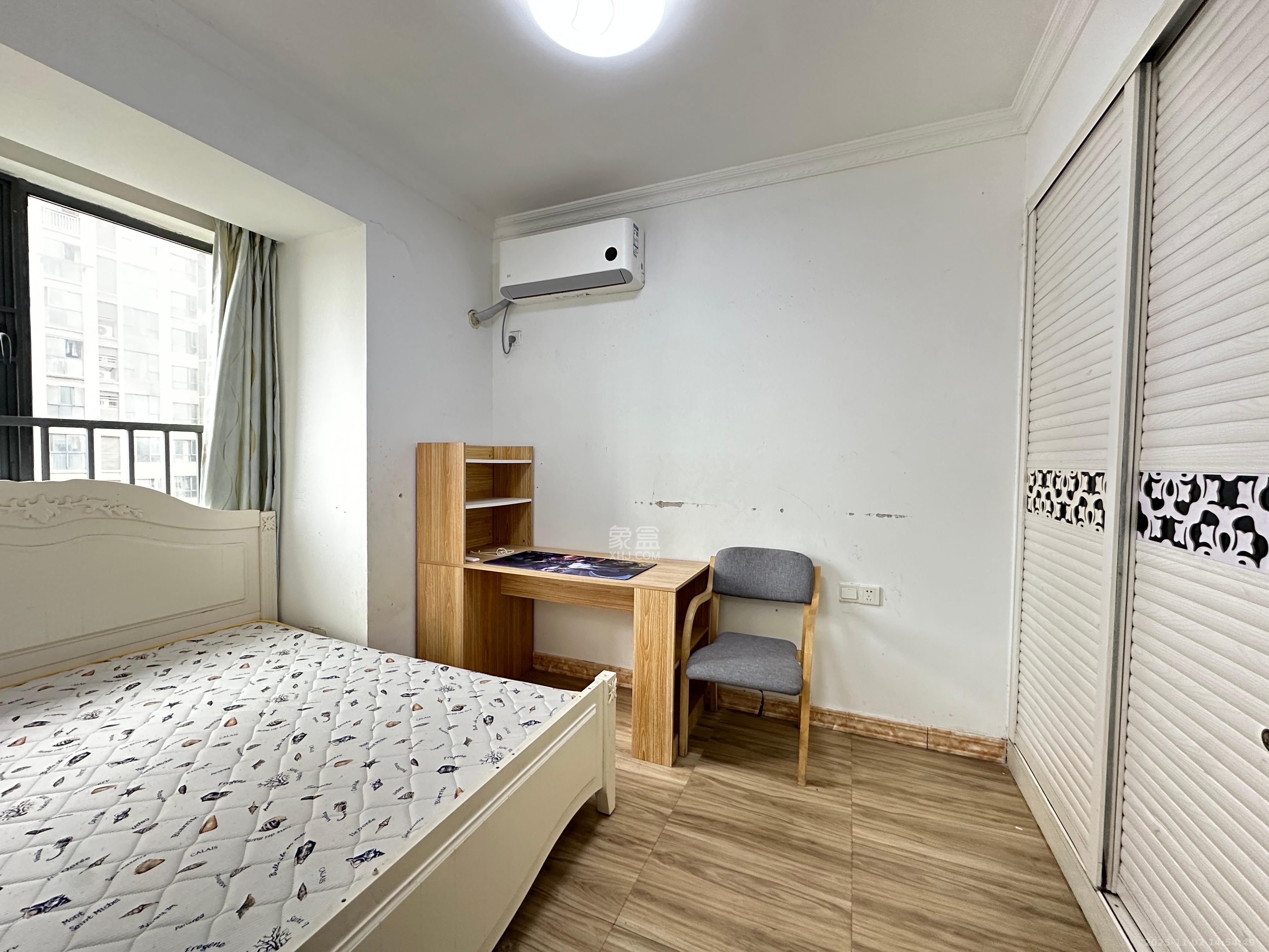 荣盛花语馨苑  3室2厅1卫    2200.0元/月室内图