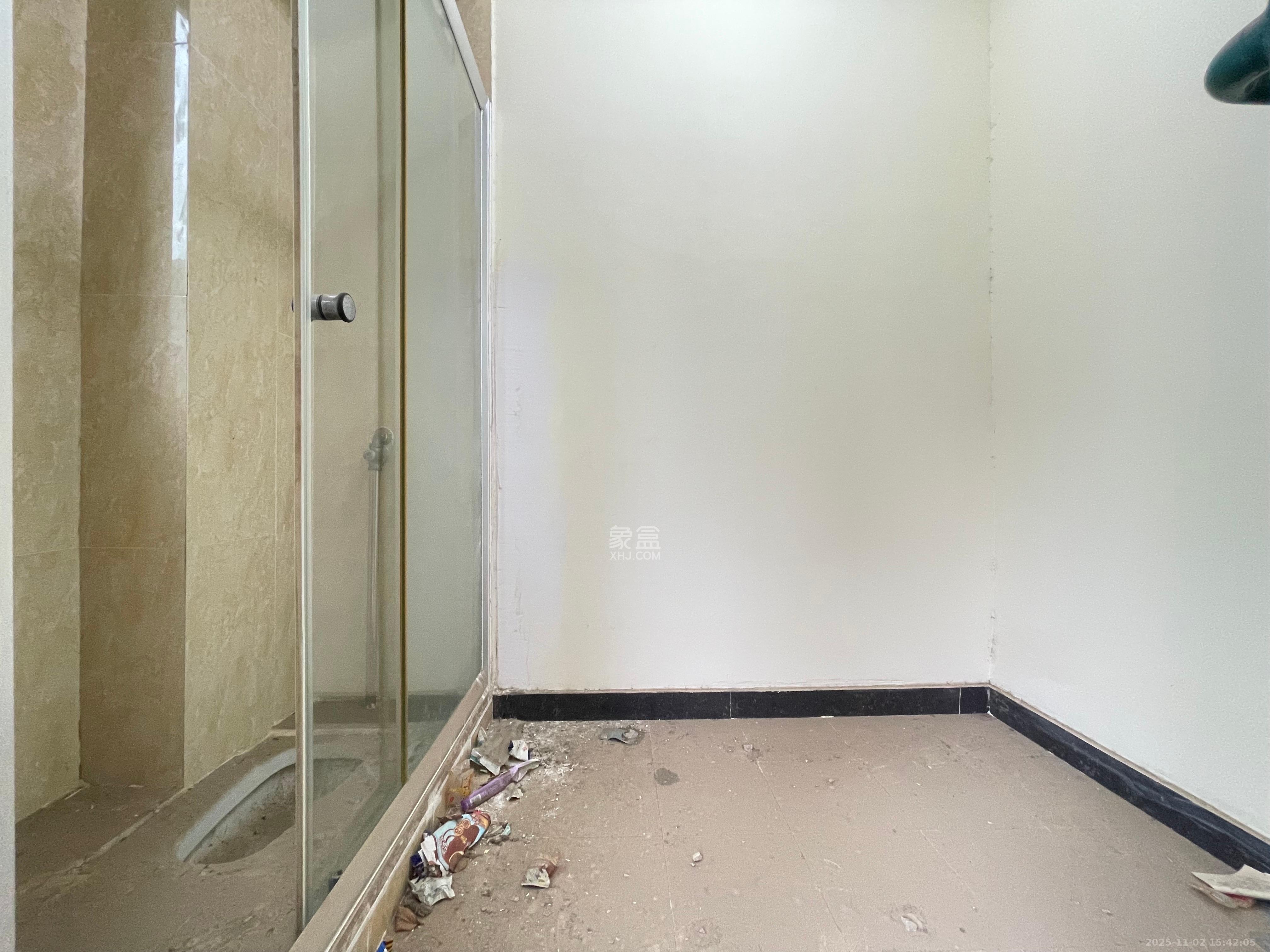 恒大名都  4室2厅4卫    2800.0元/月室内图