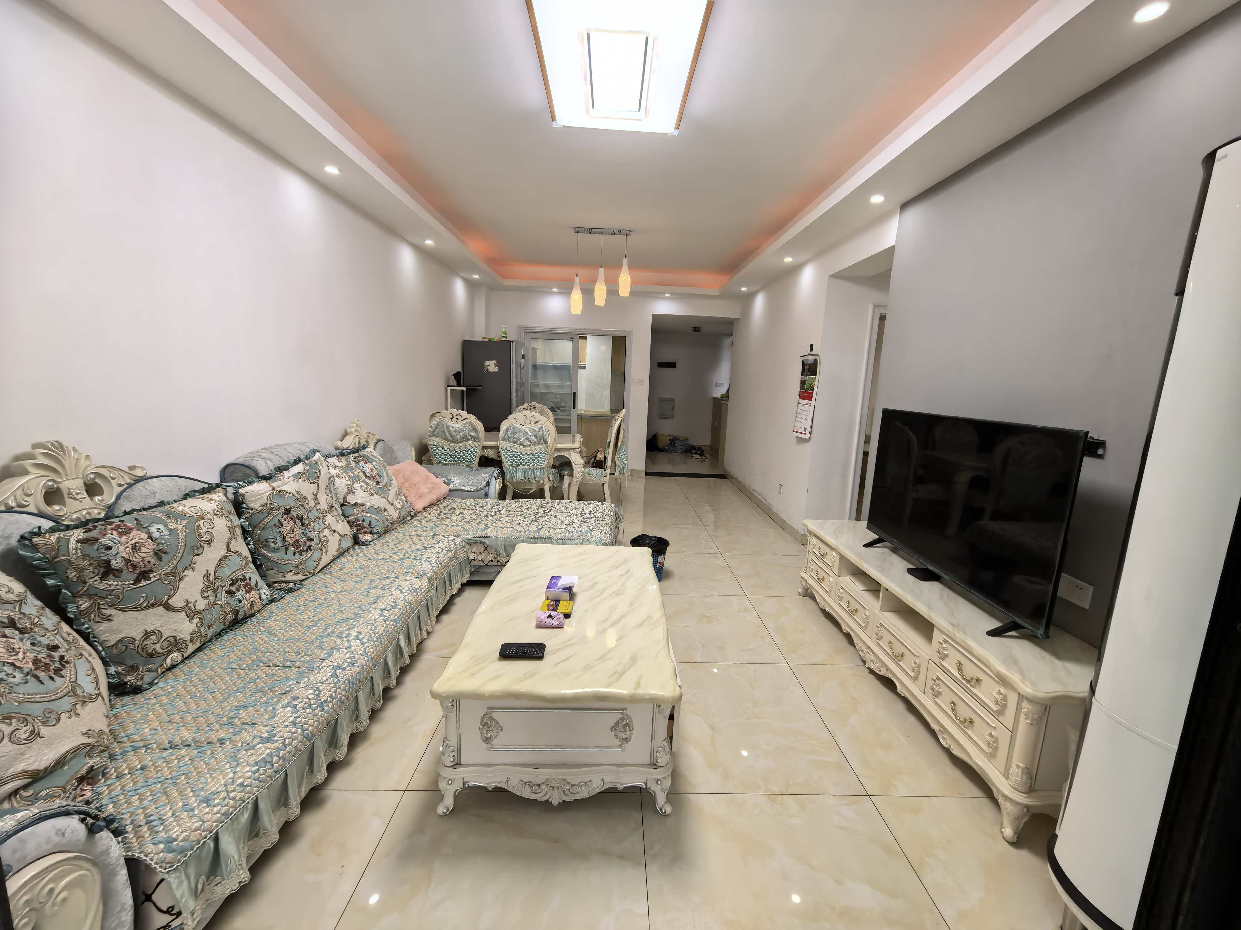 盛达景都三期  2室2厅1卫    3100.0元/月室内图