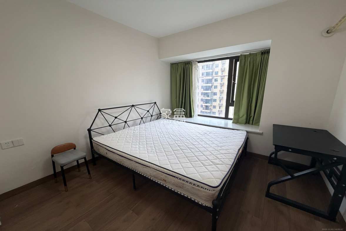 世茂璀璨天城 3室2厅2卫 2800.0元/月 世茂璀璨天城 3室2厅2卫 2800.0元/月室内图