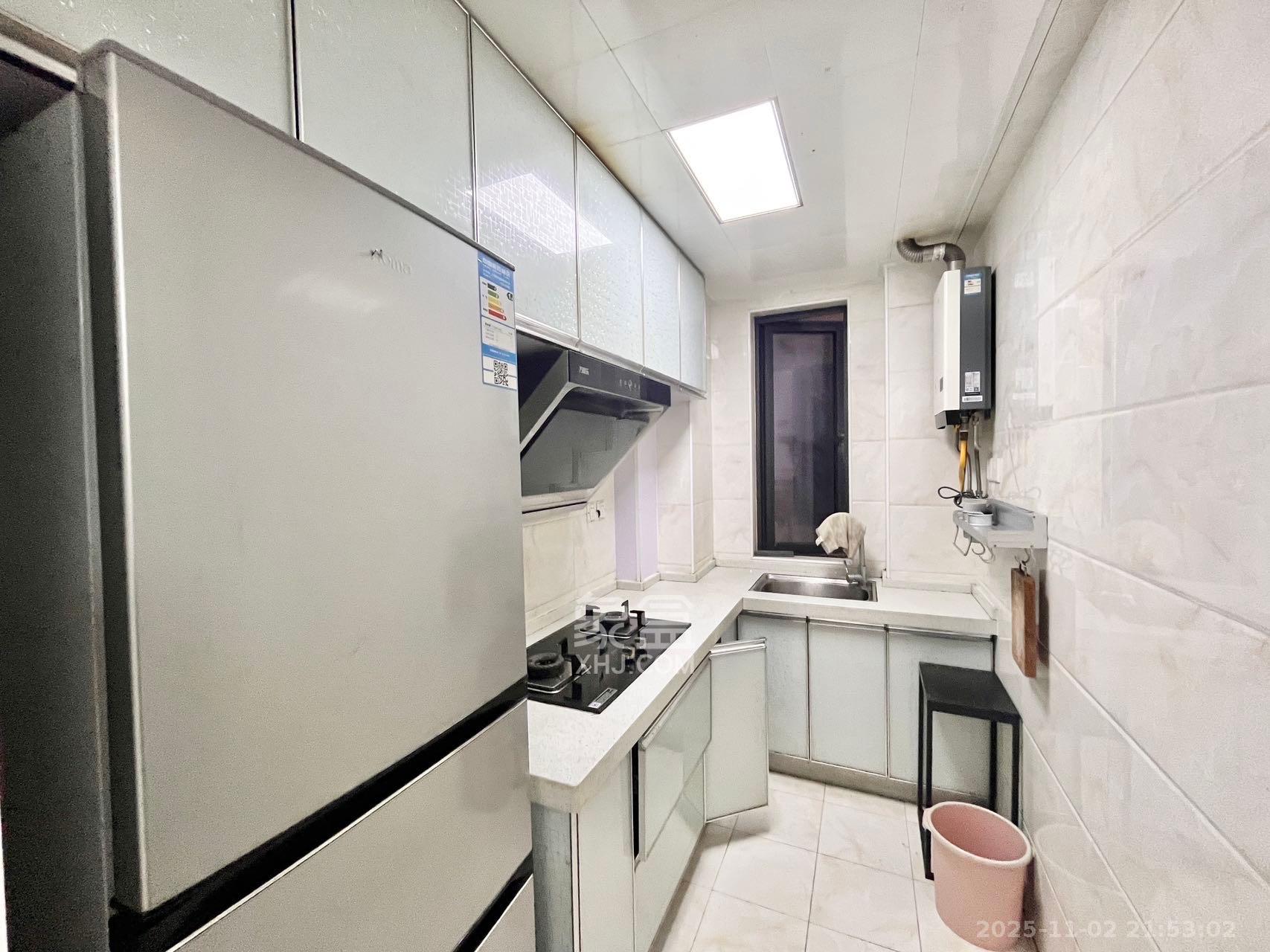 达美D6区  2室2厅1卫    2500.0元/月室内图