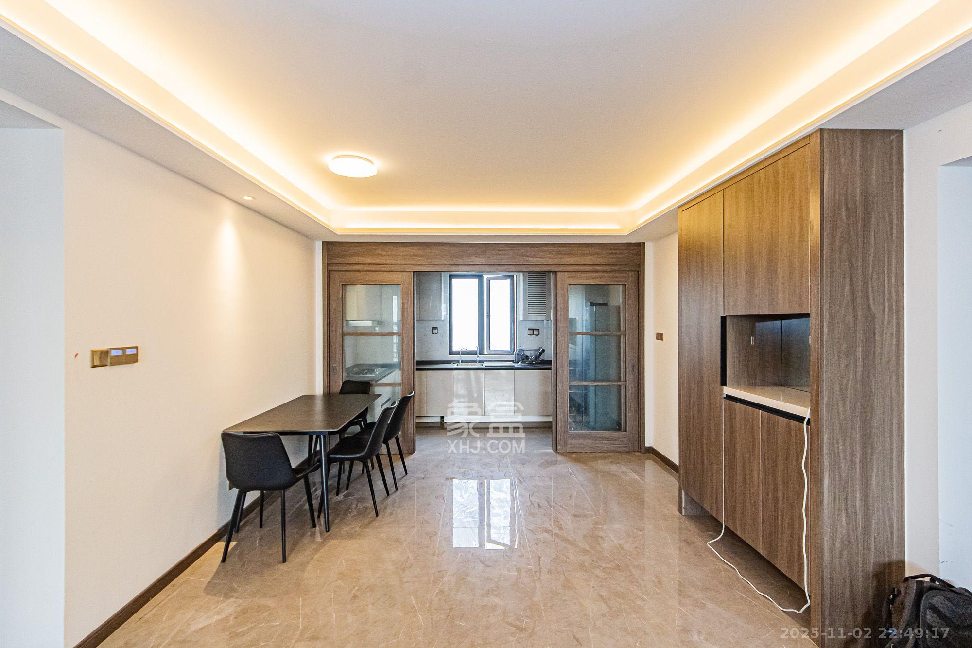 龙湖春江天玺 4室2厅2卫 4500.0元/月 龙湖春江天玺 4室2厅2卫 4500.0元/月室内图