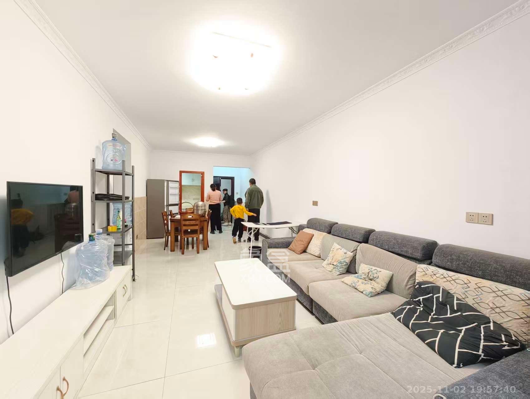 金南家园三期  2室2厅1卫    2200.0元/月室内图