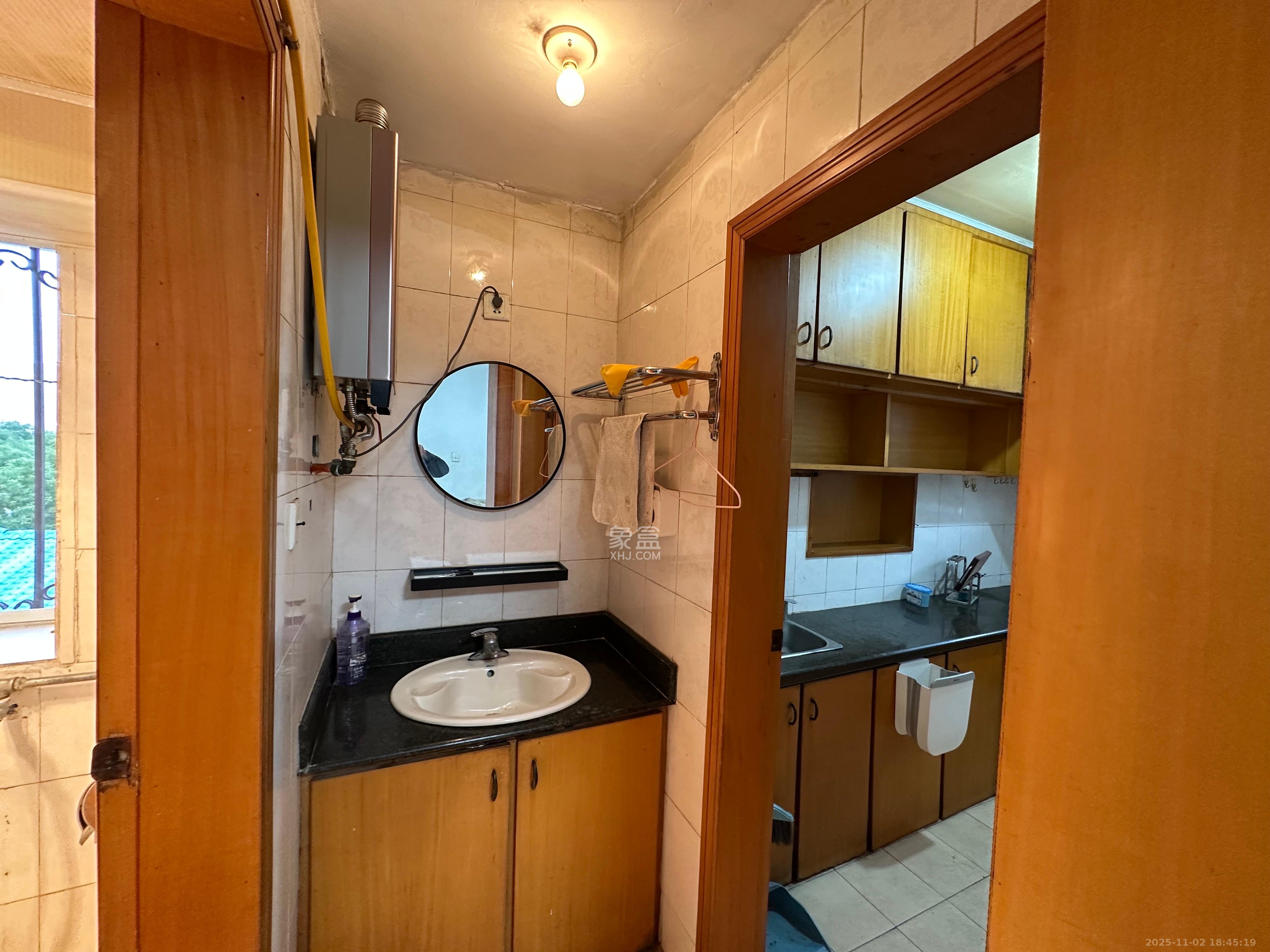 荷花园小区(安置房小区) 2室2厅1卫 1600.0元/月 荷花园小区(安置房小区) 2室2厅1卫 1600.0元/月室内图