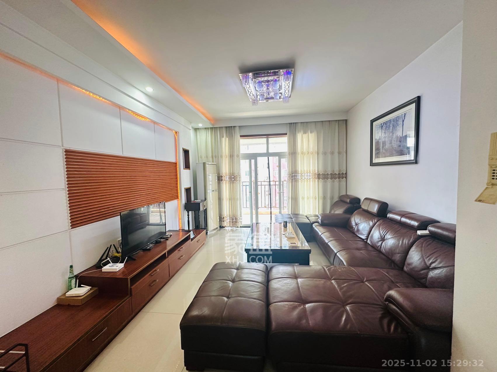 一品东庭  3室2厅2卫    2800.0元/月室内图