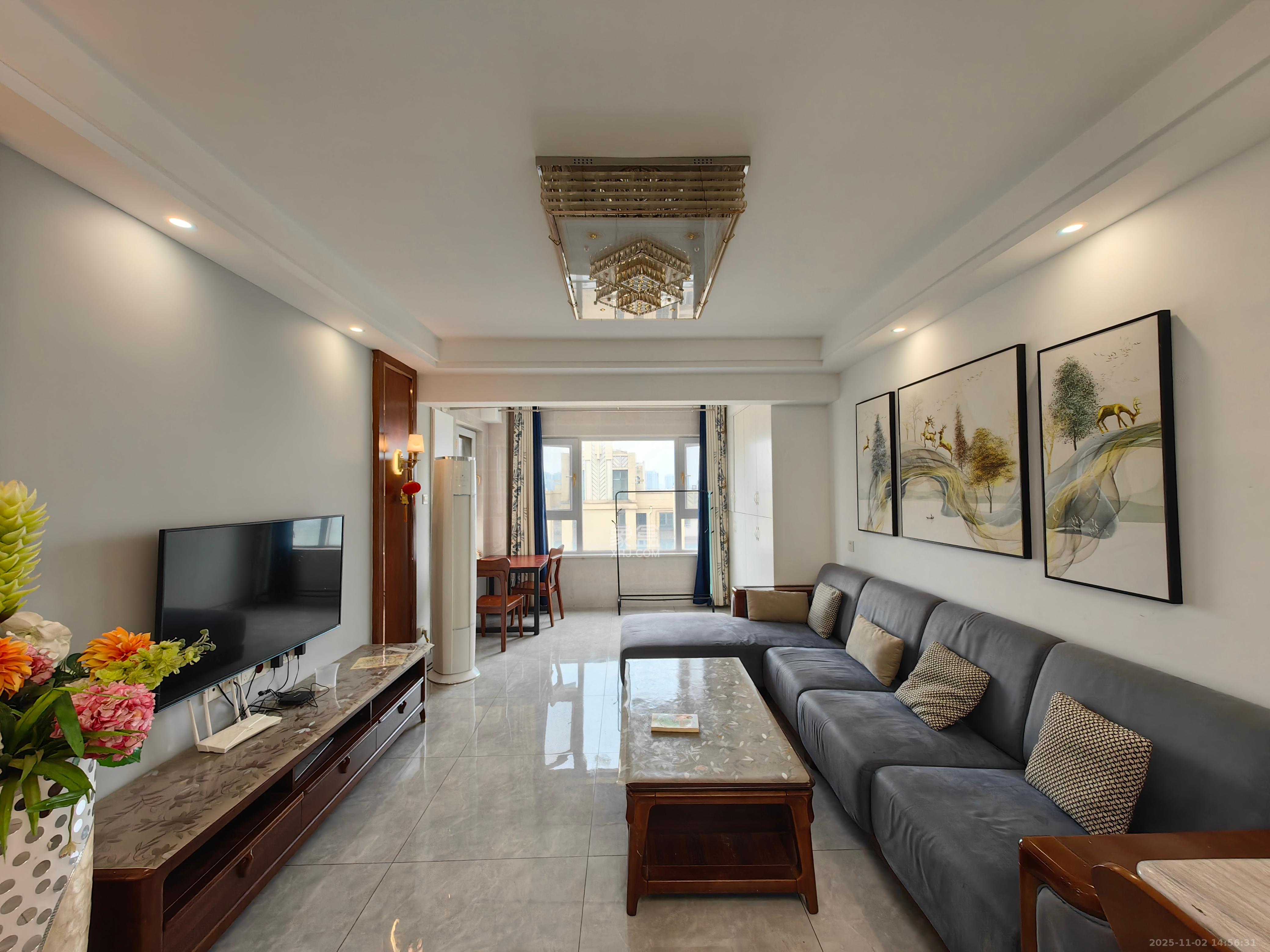 中交中央公园D4区  3室2厅1卫    2800.0元/月