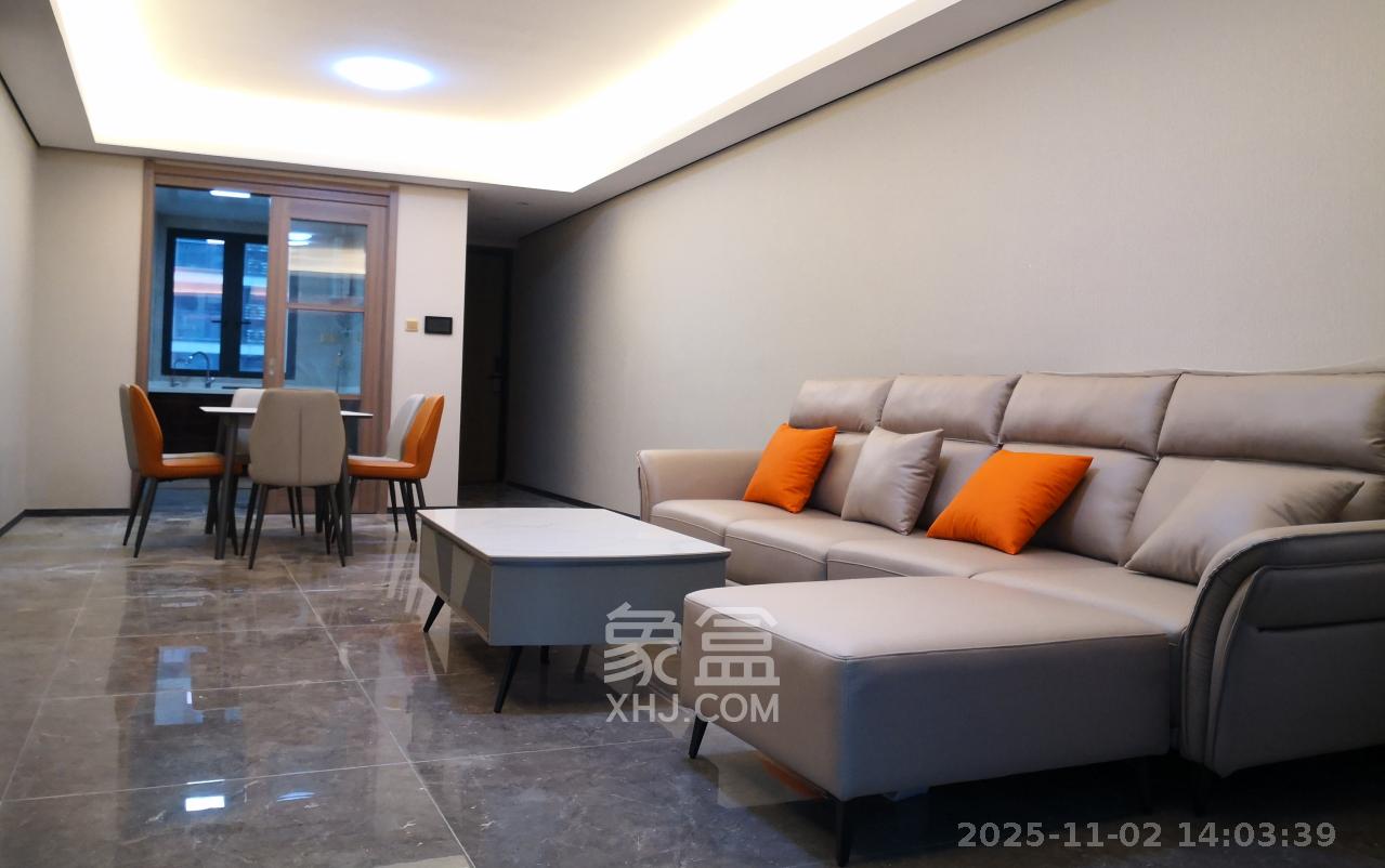 中海阅麓山二期  4室2厅2卫    4000.0元/月