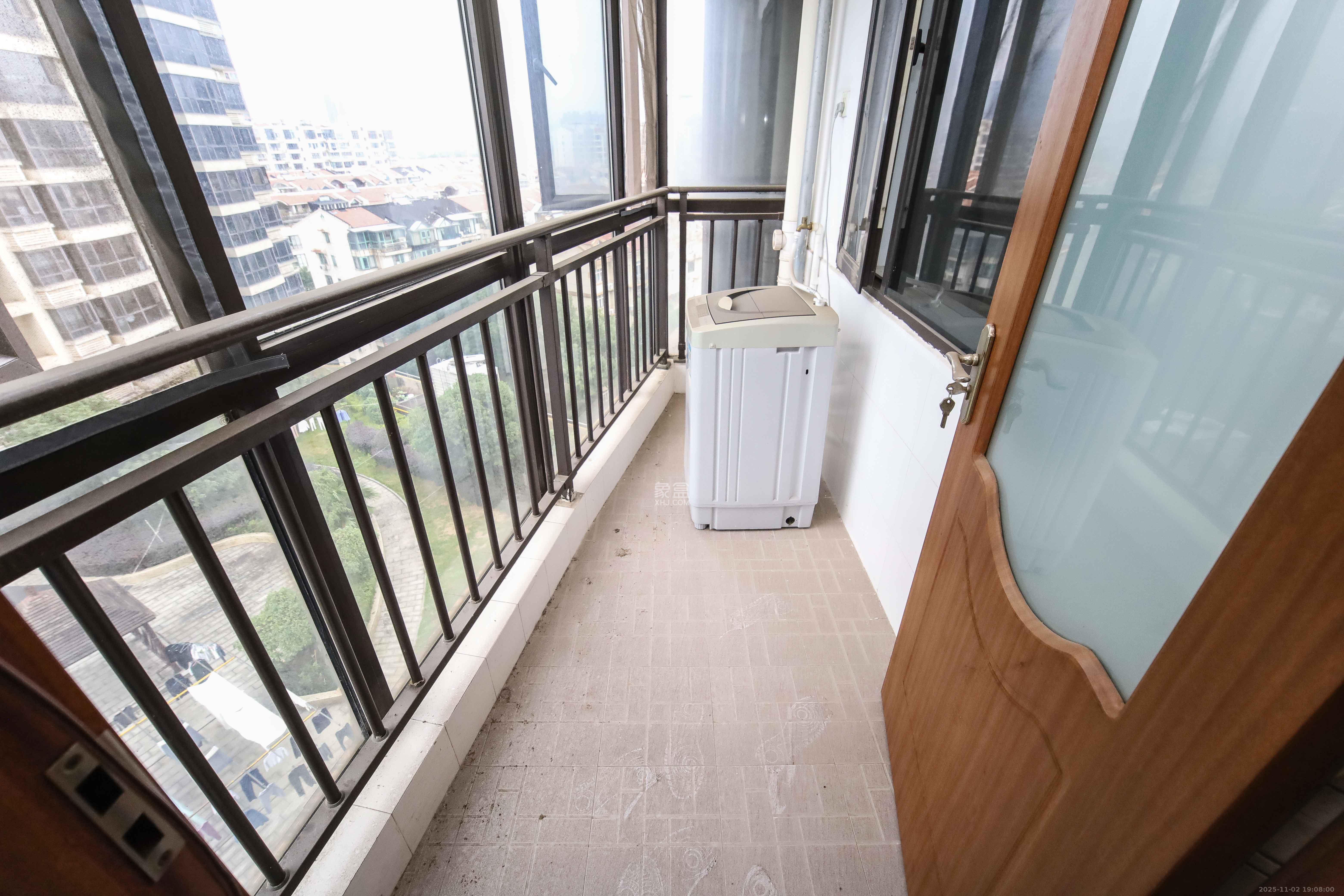 上东辛顿公寓  2室2厅1卫    61.0万阳台