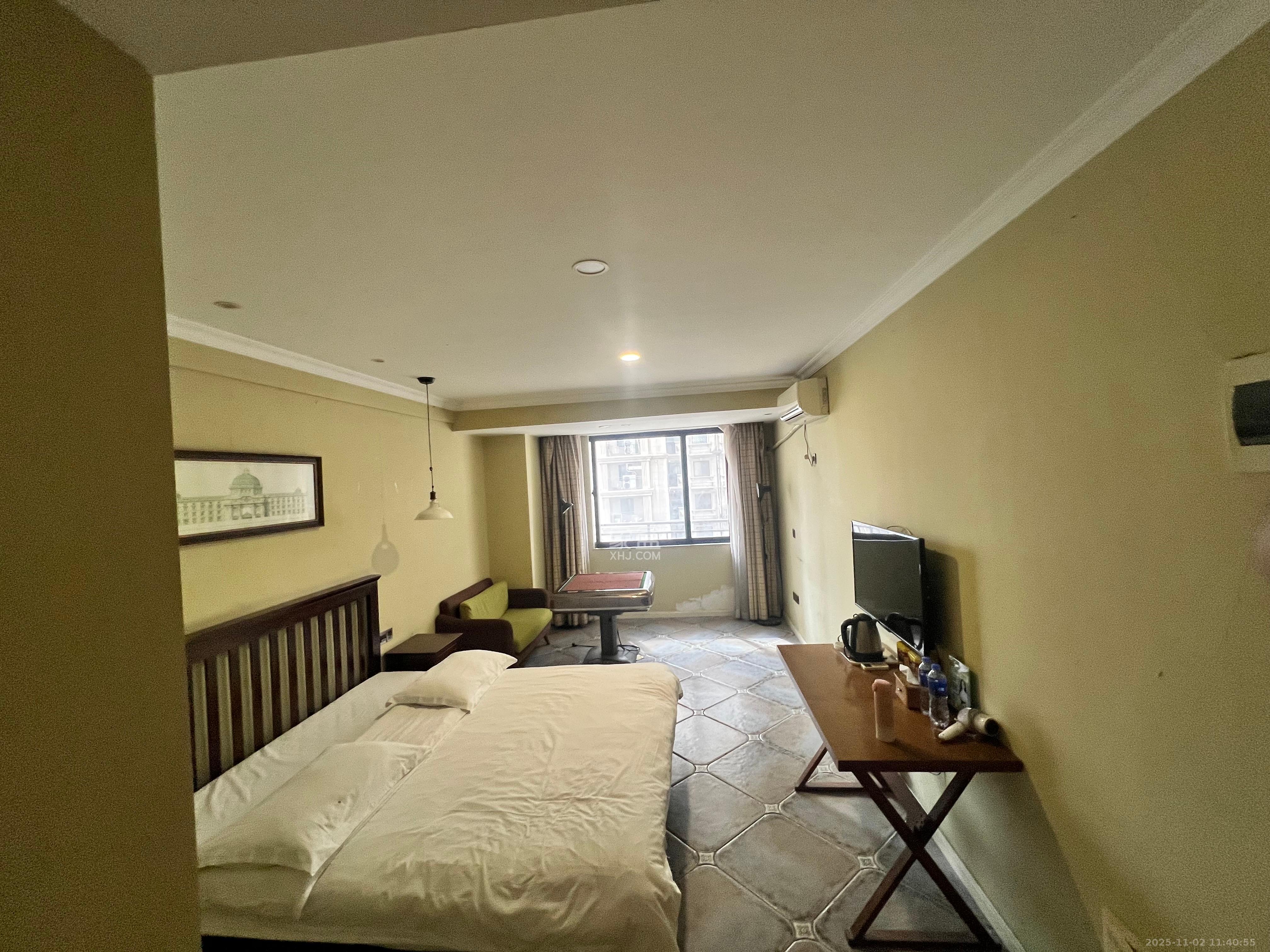 阳光锦城  1室1厅1卫    900.0元/月