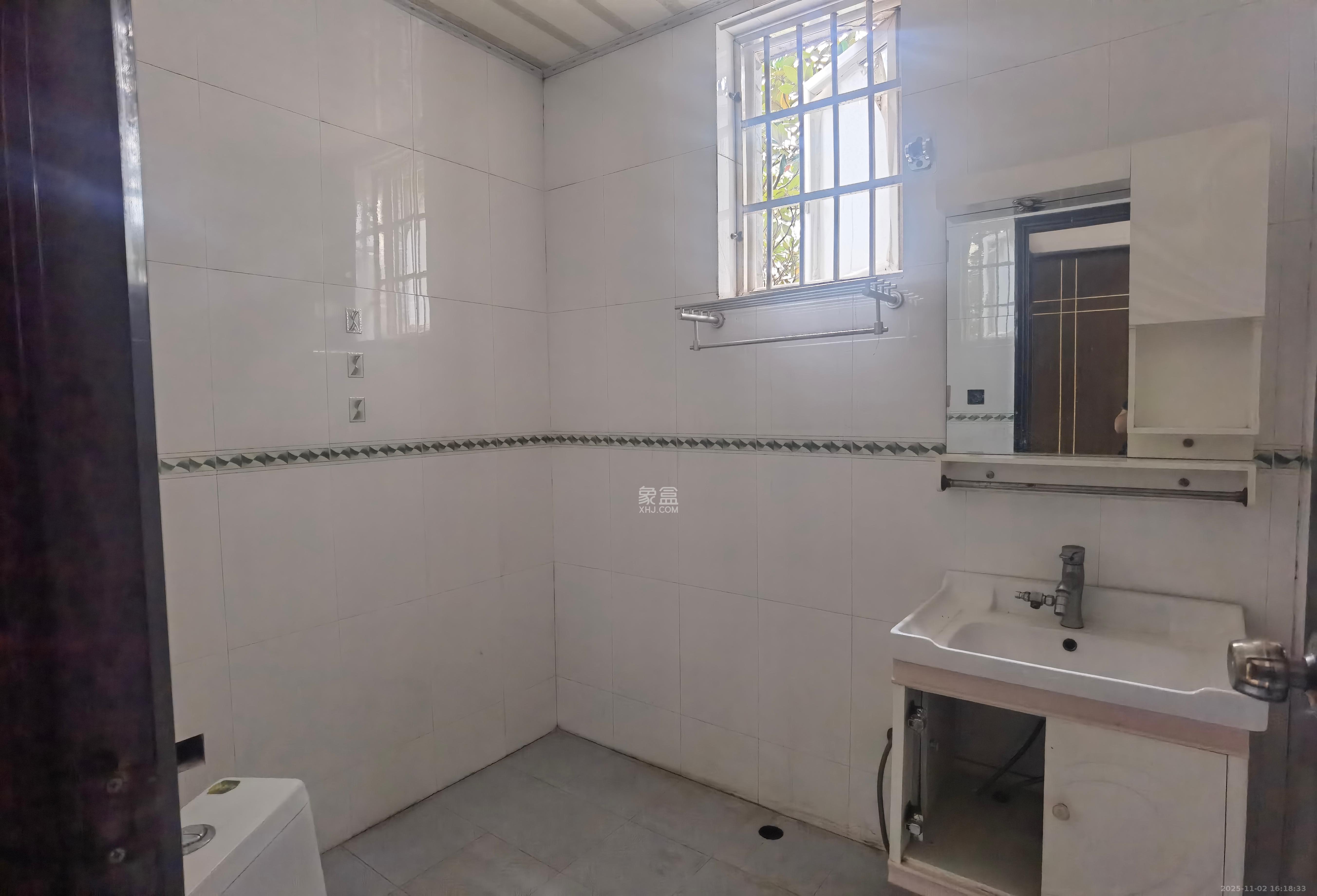 幸福洋房 4室2厅2卫 1700.0元/月 幸福洋房 4室2厅2卫 1700.0元/月室内图