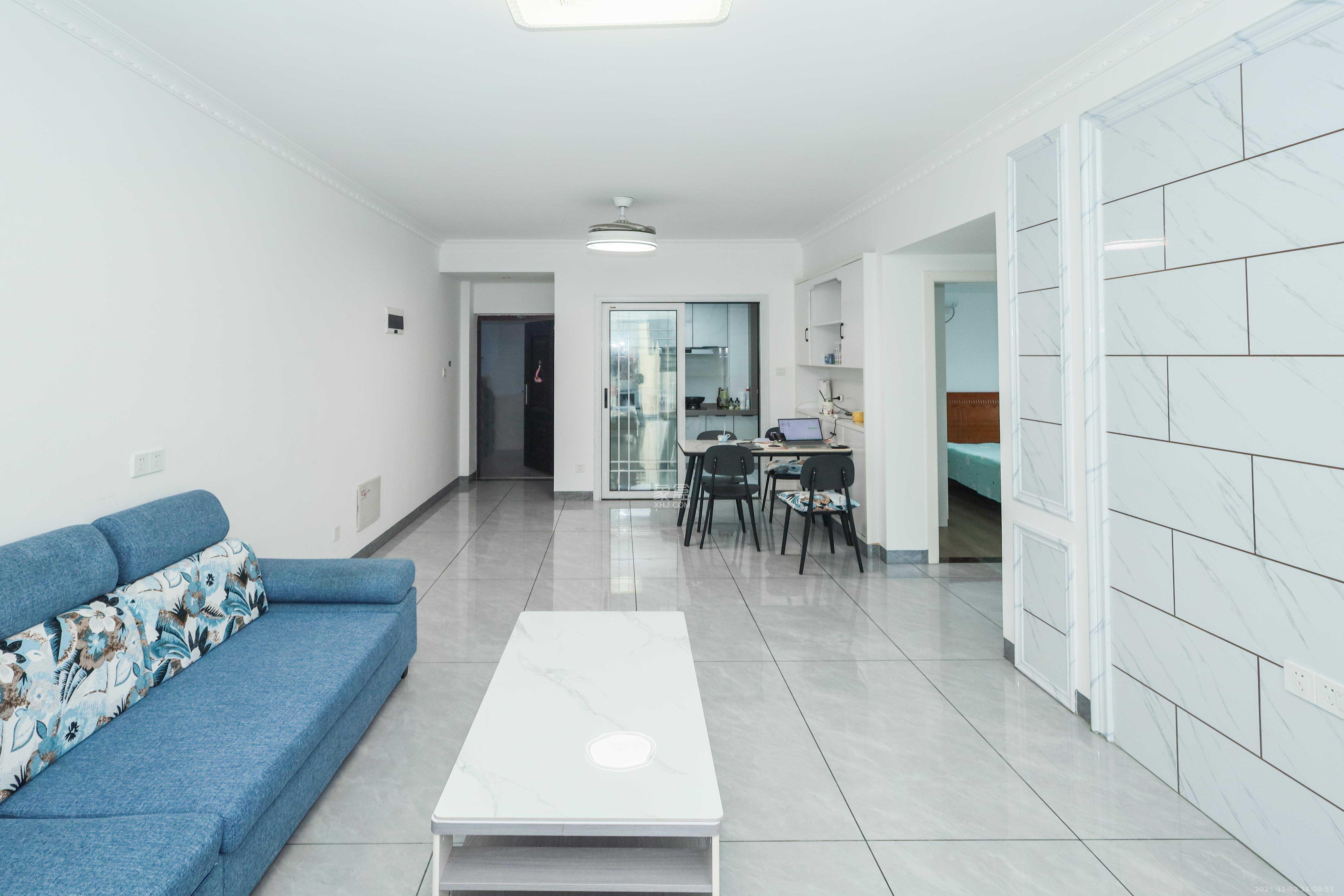 和润园三期 2室2厅1卫 69.0万 和润园三期 2室2厅1卫 69.0万客厅