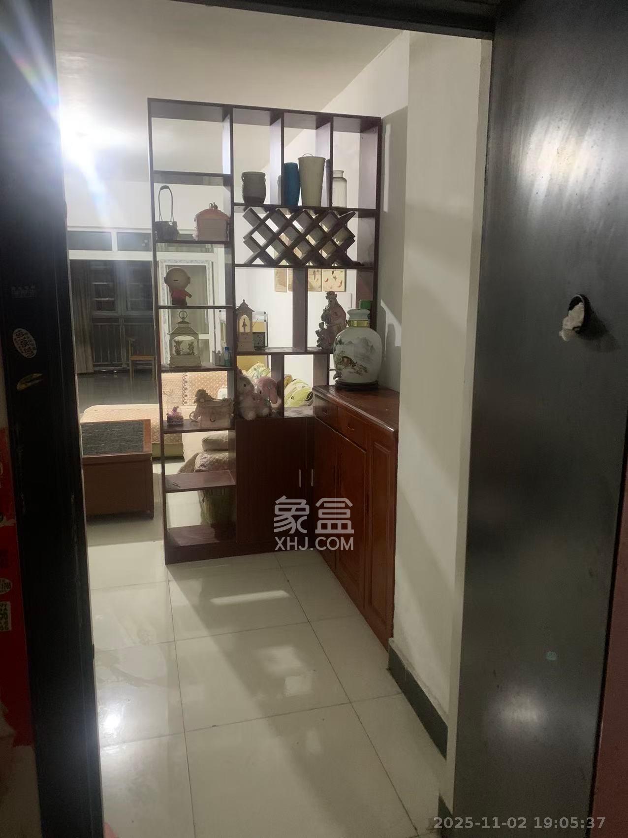 未来现代城  2室1厅1卫    1450.0元/月