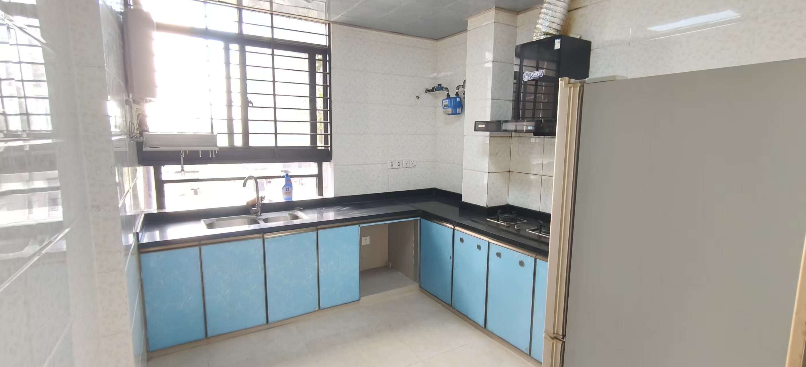 鸿天阁  3室2厅1卫    2600.0元/月室内图