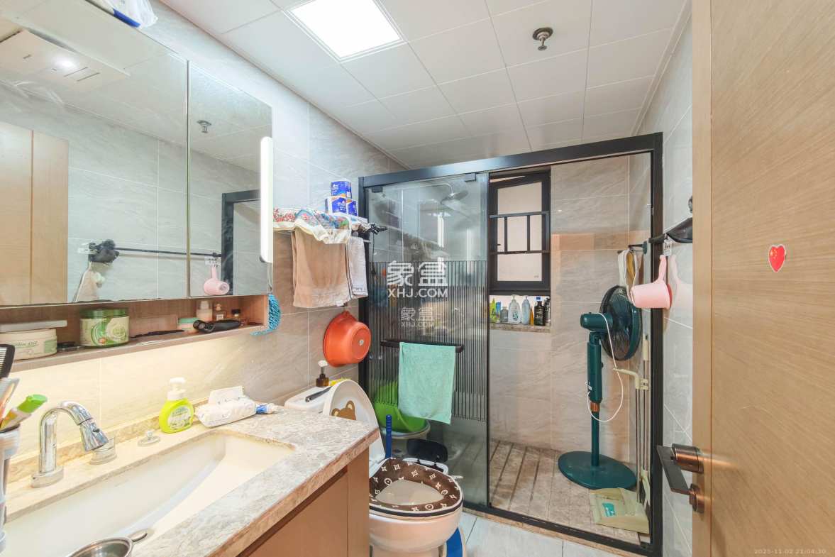 万科魅力之城天阔里 4室2厅2卫 190.0万 万科魅力之城天阔里 4室2厅2卫 190.0万卫生间