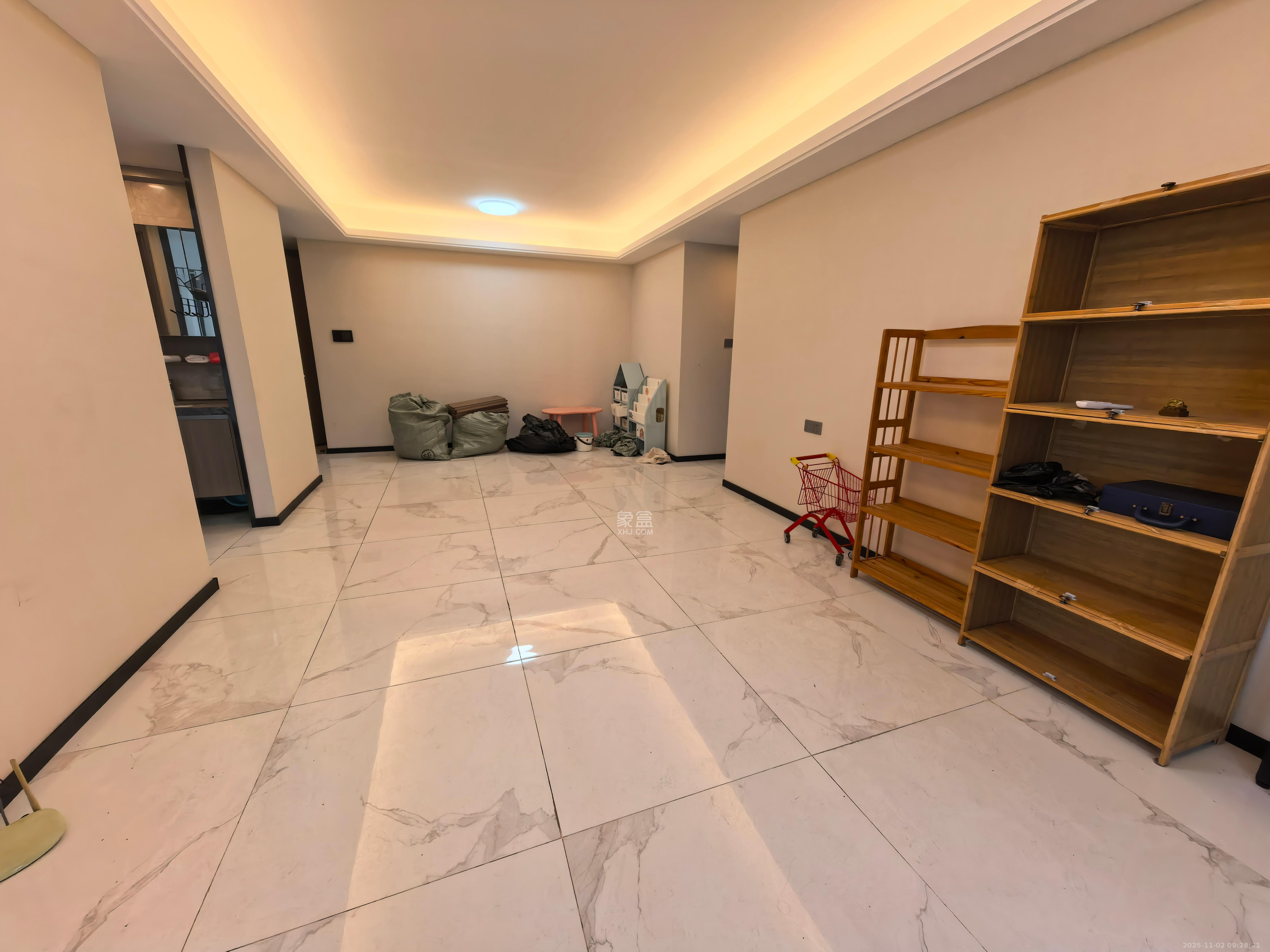 中海阅溪府  3室2厅2卫    2500.0元/月室内图