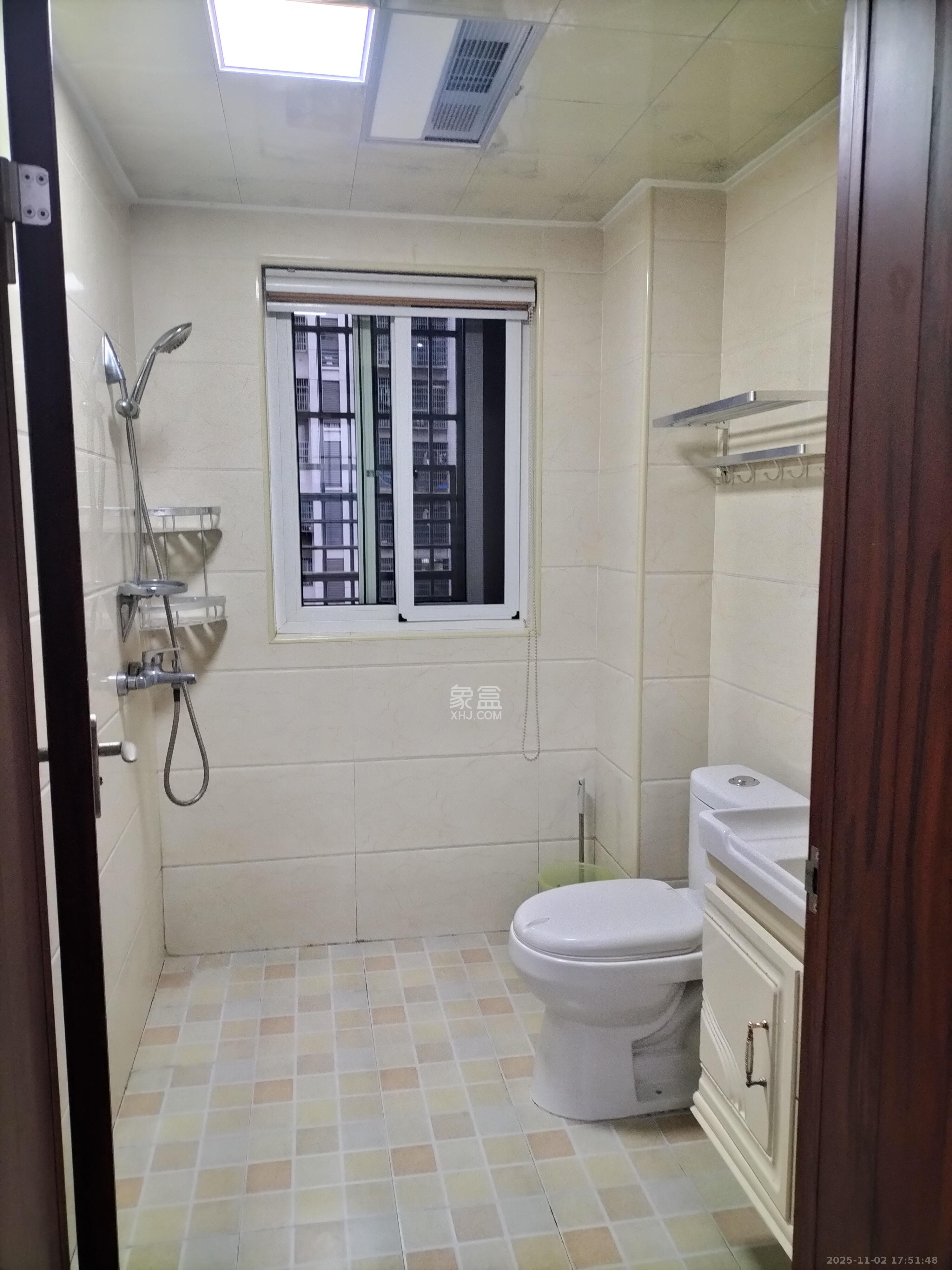 嘉顺苑 3室2厅1卫 2400.0元/月 嘉顺苑 3室2厅1卫 2400.0元/月室内图