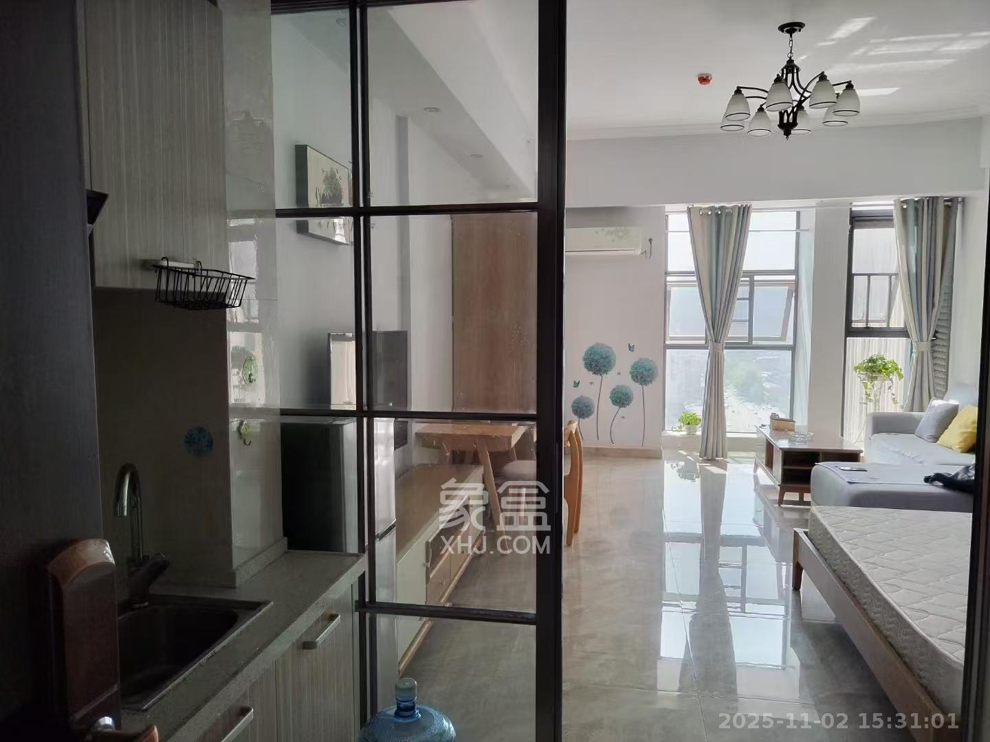 新世界广场  1室1厅1卫    1800.0元/月