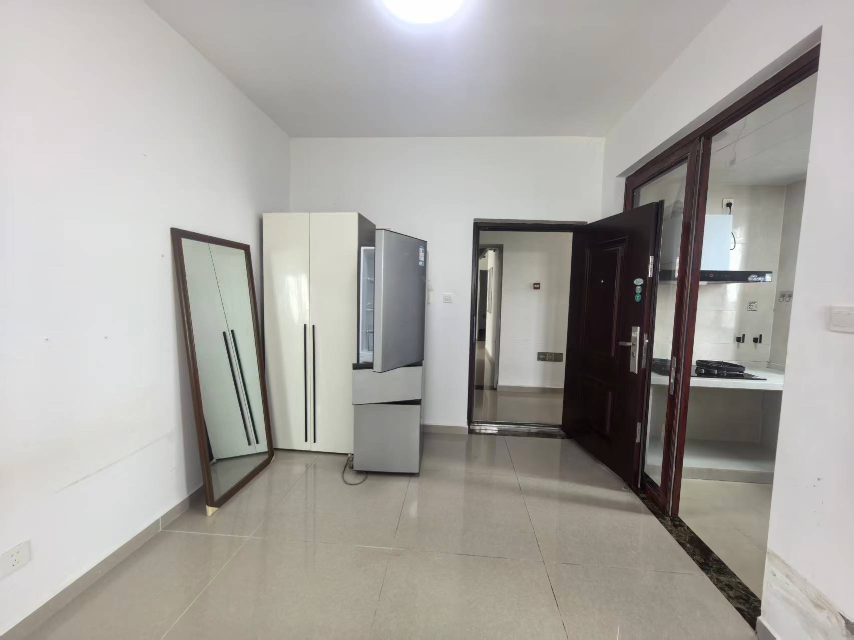 中交欢乐湖岸(品湖雅苑)  1室0厅0卫    1800.0元/月 中交欢乐湖岸(品湖雅苑)  1室0厅0卫    1800.0元/月室内图