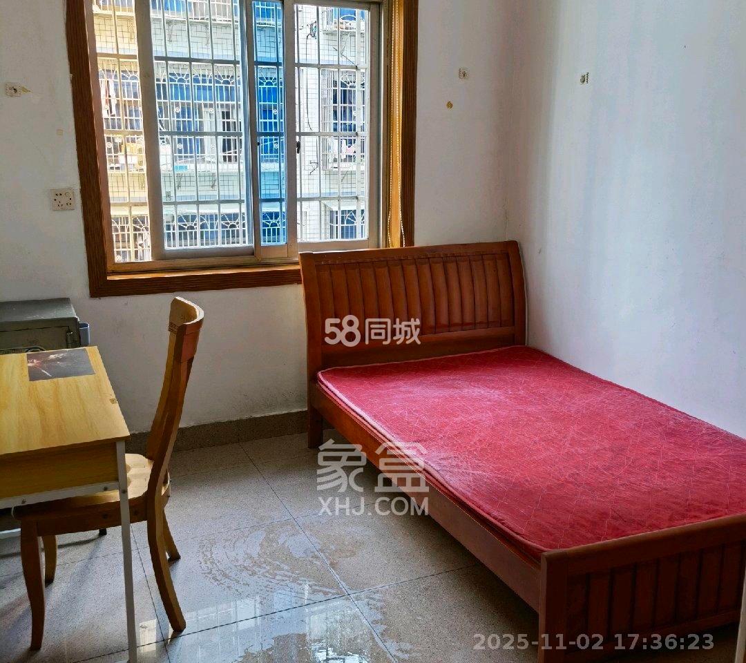 桔园小区1-8片  3室2厅1卫    1400.0元/月室内图