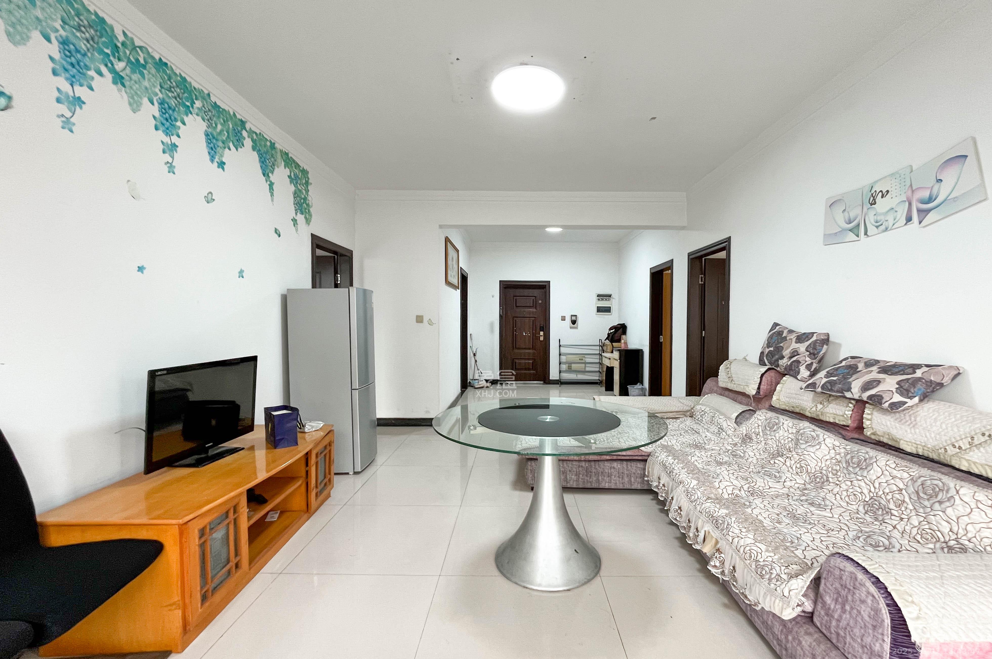 麓谷明珠  1室1厅1卫    32.0万客厅