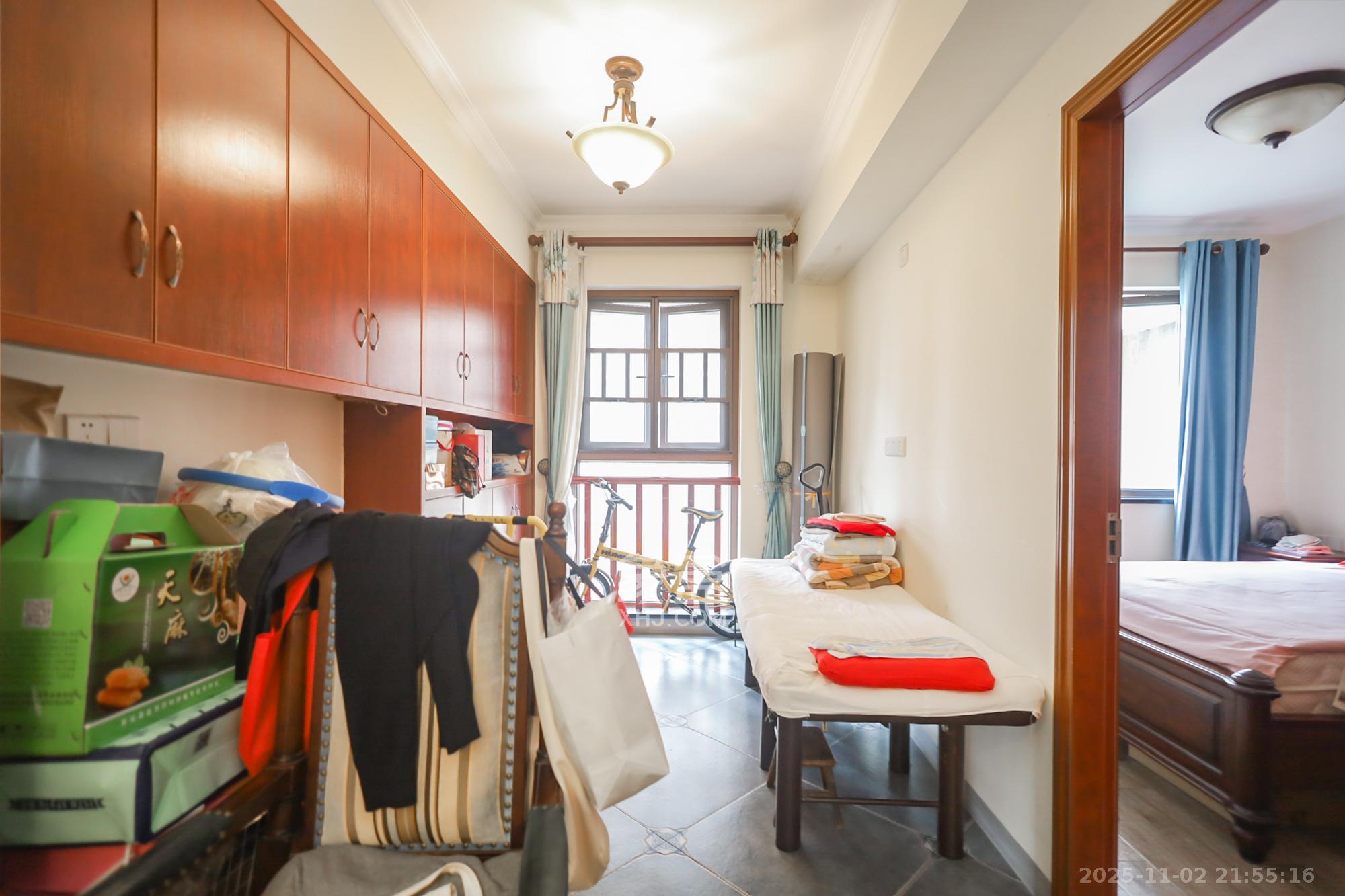 世茂铂翠湾二期  4室2厅2卫    218.0万其他