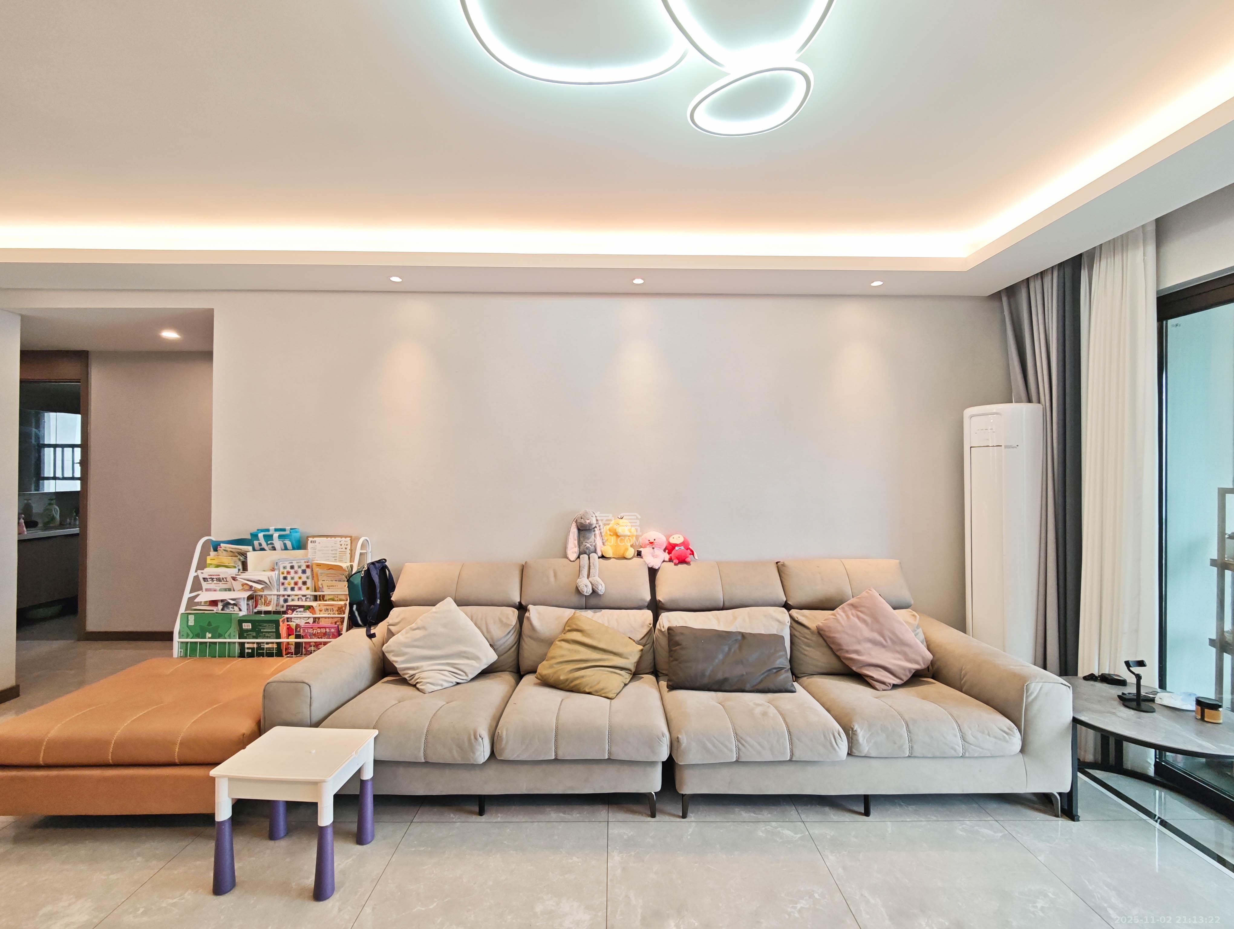 龙湖日盛奕境  4室2厅2卫    135.0万室内图1