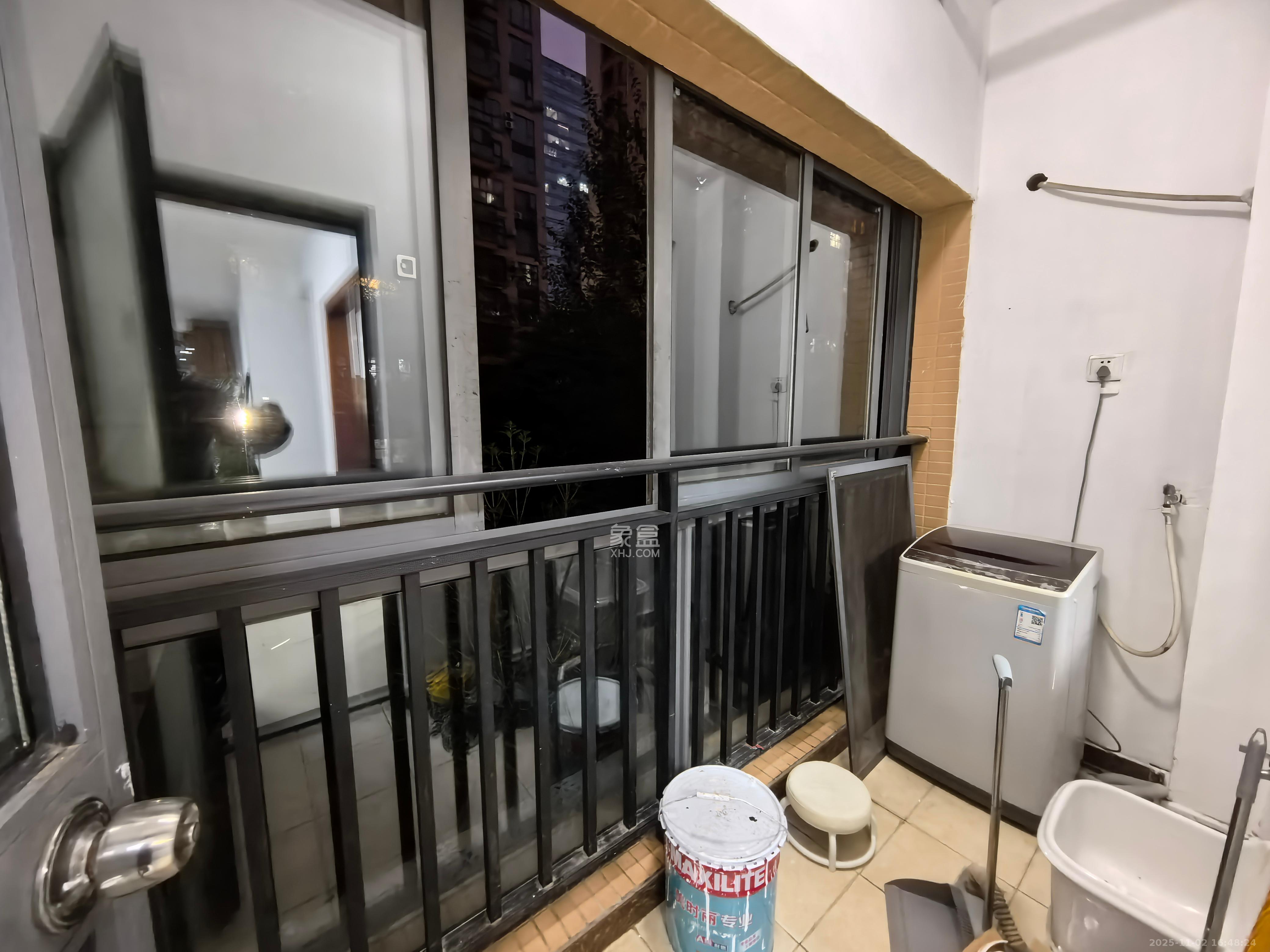 中城丽景香山园  2室2厅1卫    2500.0元/月室内图