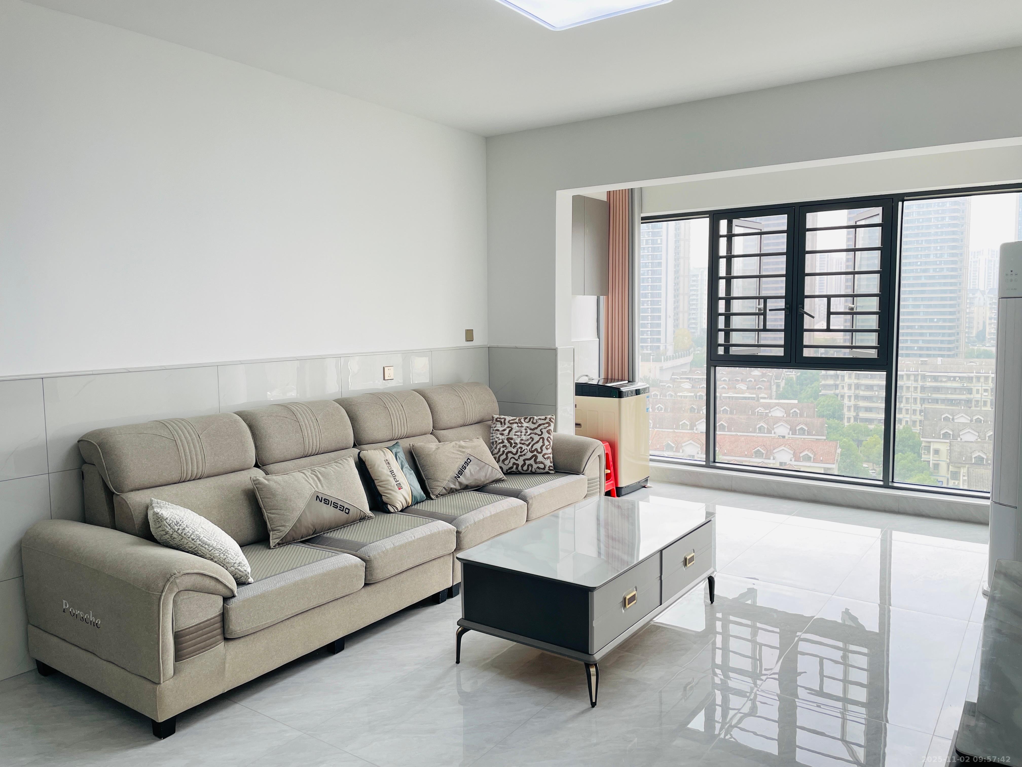 金石蓉园 2室2厅1卫 2200.0元/月 金石蓉园 2室2厅1卫 2200.0元/月室内图