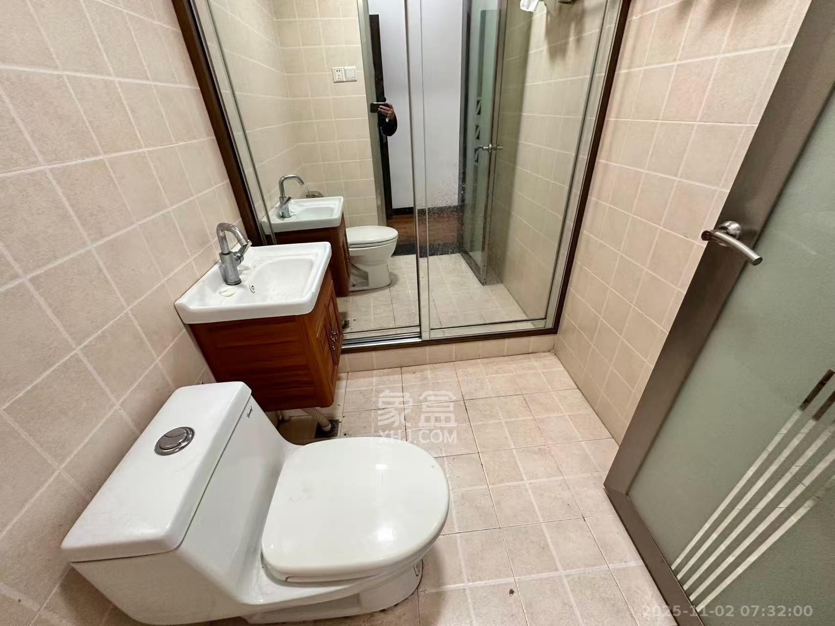 杏林小区  3室2厅2卫    2400.0元/月室内图