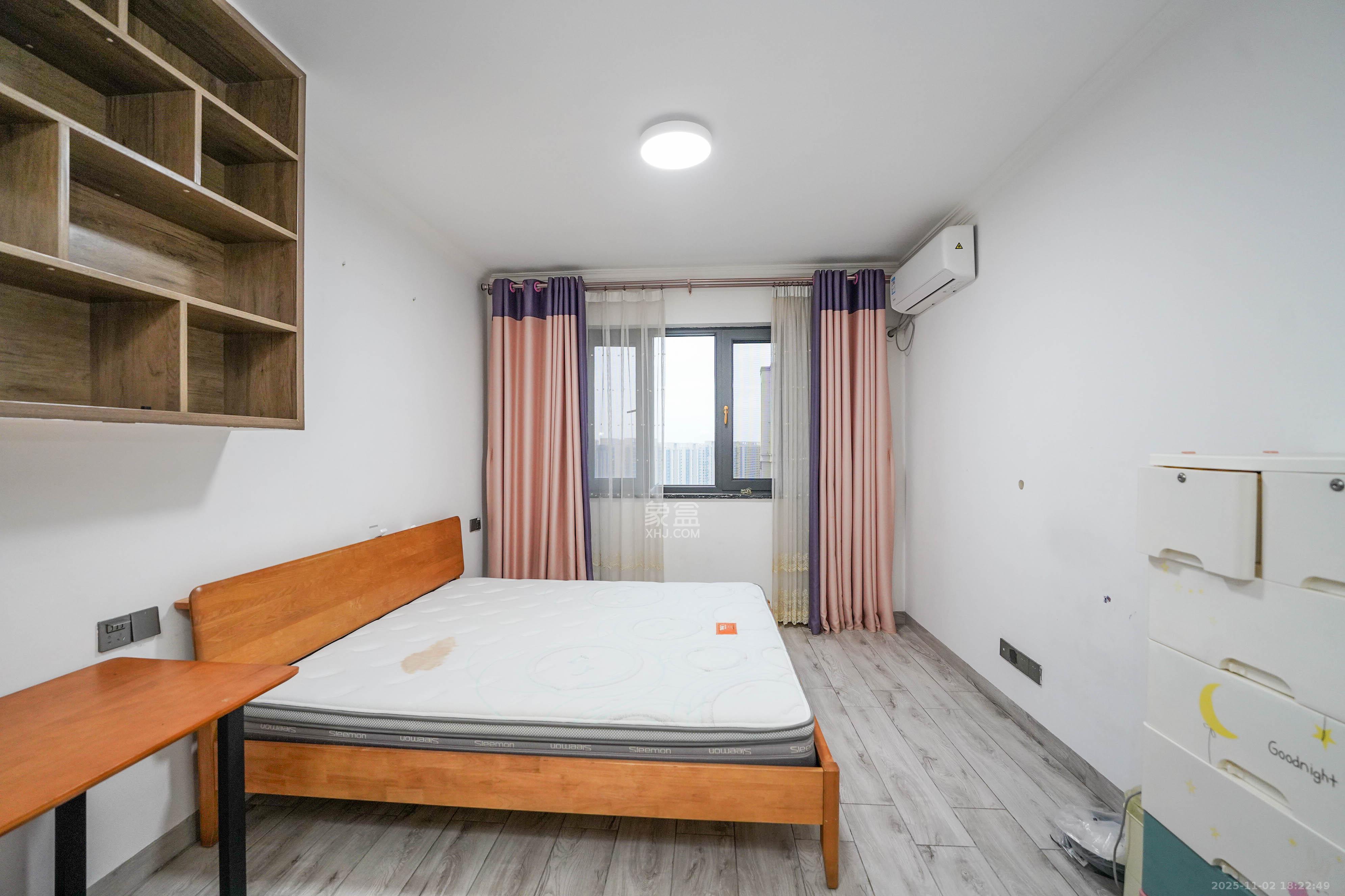 绿地新都会 3室2厅2卫 85.0万 绿地新都会 3室2厅2卫 85.0万卧室