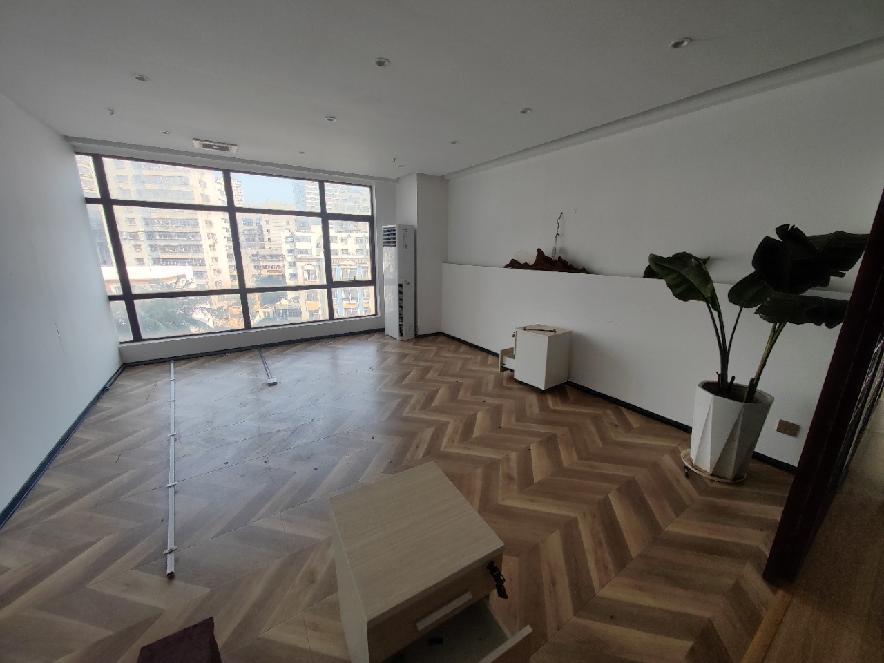 星华大厦  1室1厅0卫    46680.0元/月室内图