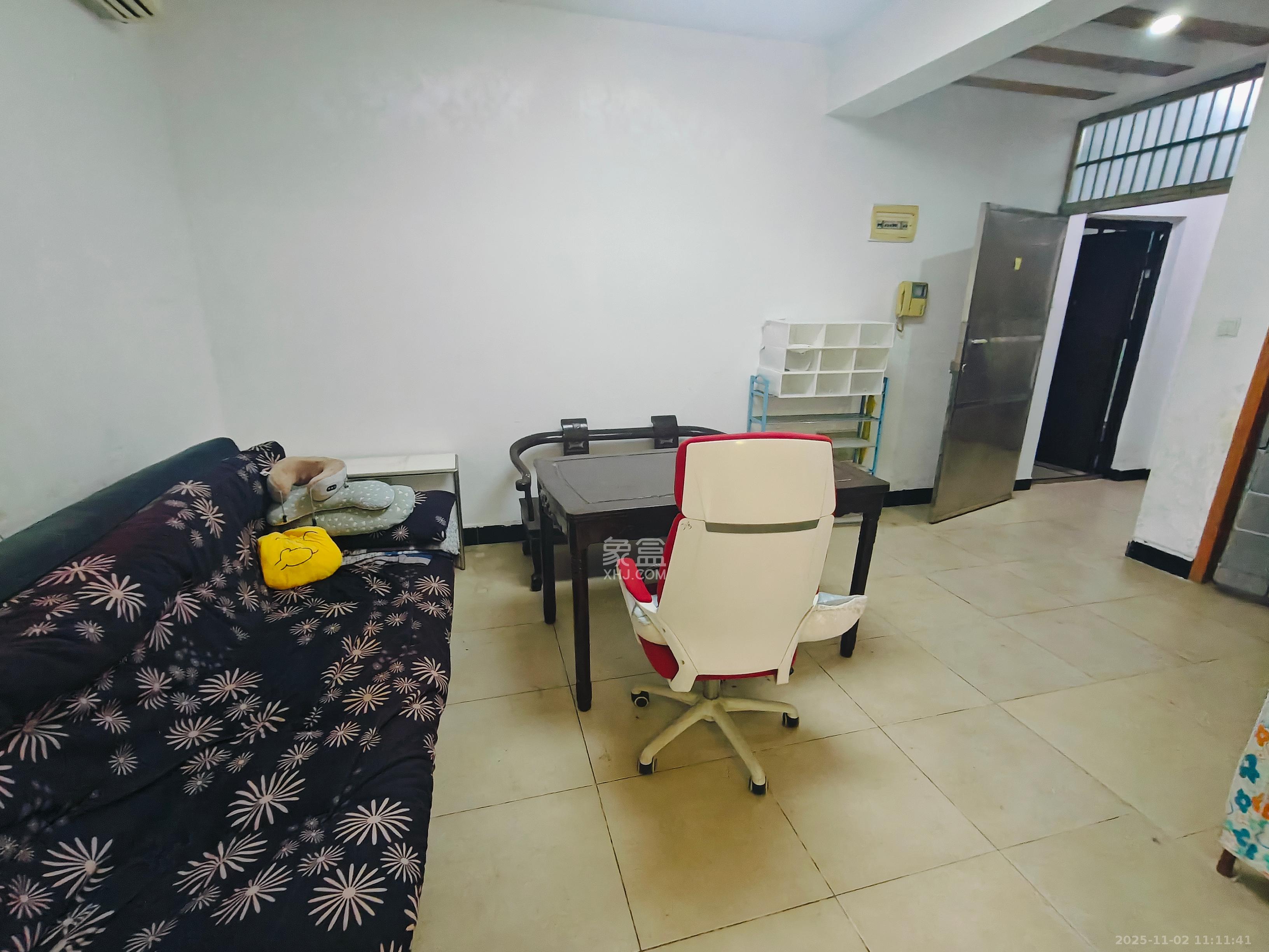 颐美沁园  1室1厅1卫    1600.0元/月室内图