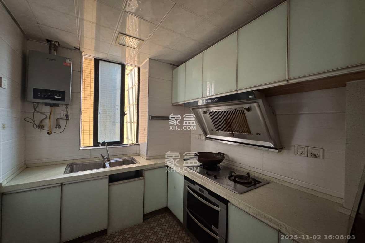 康斯丹郡(融程领秀佳园) 4室2厅2卫 2800.0元/月 康斯丹郡(融程领秀佳园) 4室2厅2卫 2800.0元/月室内图