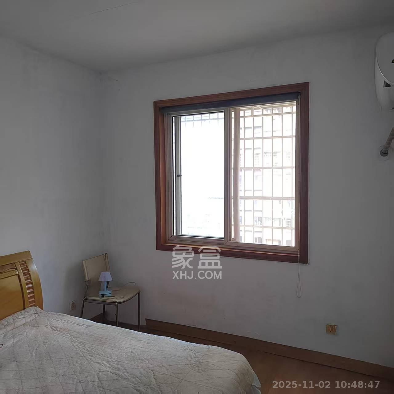 新桥小区  3室2厅1卫    1600.0元/月 新桥小区  3室2厅1卫    1600.0元/月室内图