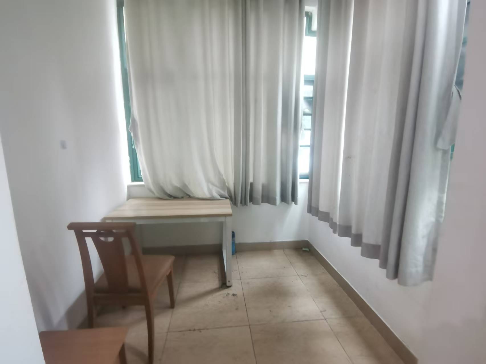 东盛名苑  3室2厅2卫    2800.0元/月室内图