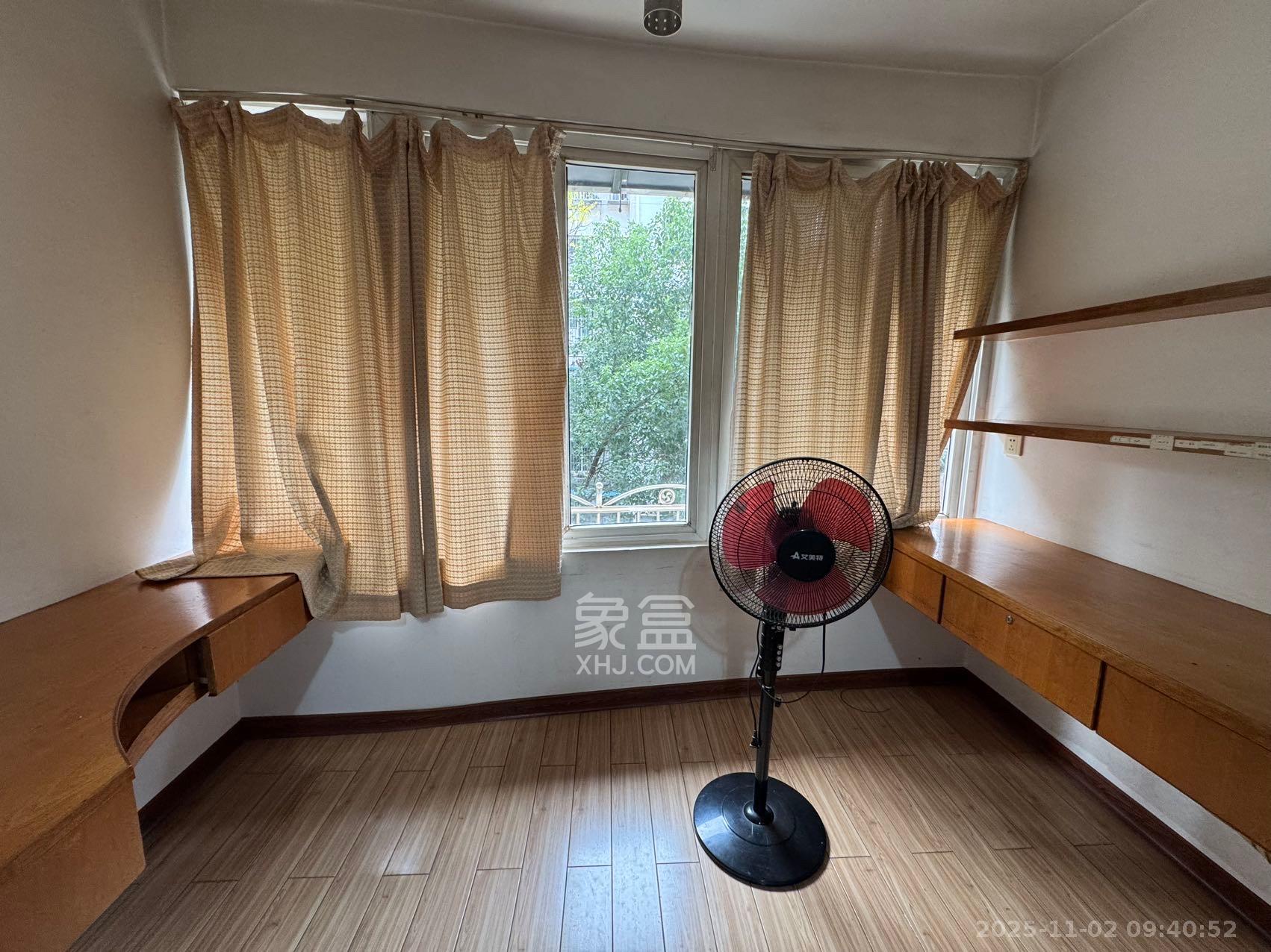 景湾小区（井湾小区）  3室2厅1卫    1700.0元/月室内图