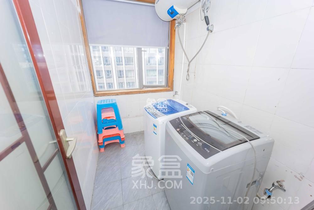 建鸿达华都（华都小户型及大华写字楼）  4室2厅3卫    5000.0元/月室内图