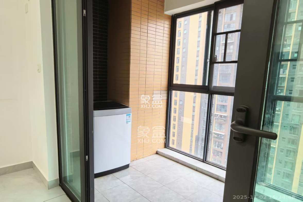 海伦春天 2室2厅1卫 1800.0元/月 海伦春天 2室2厅1卫 1800.0元/月室内图